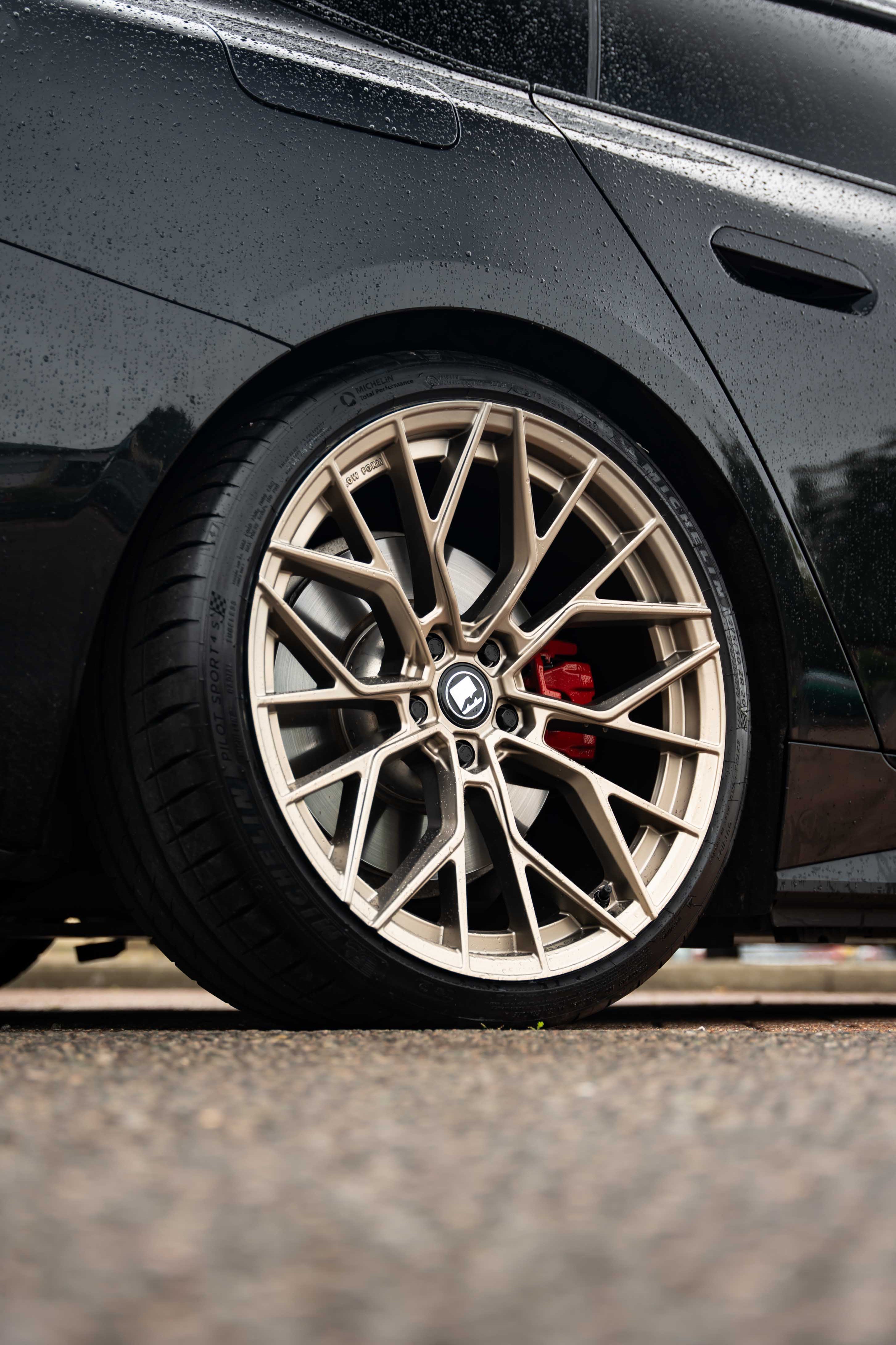 BMW i4 M-W3 20" Neodyme Gold Motech Wheel