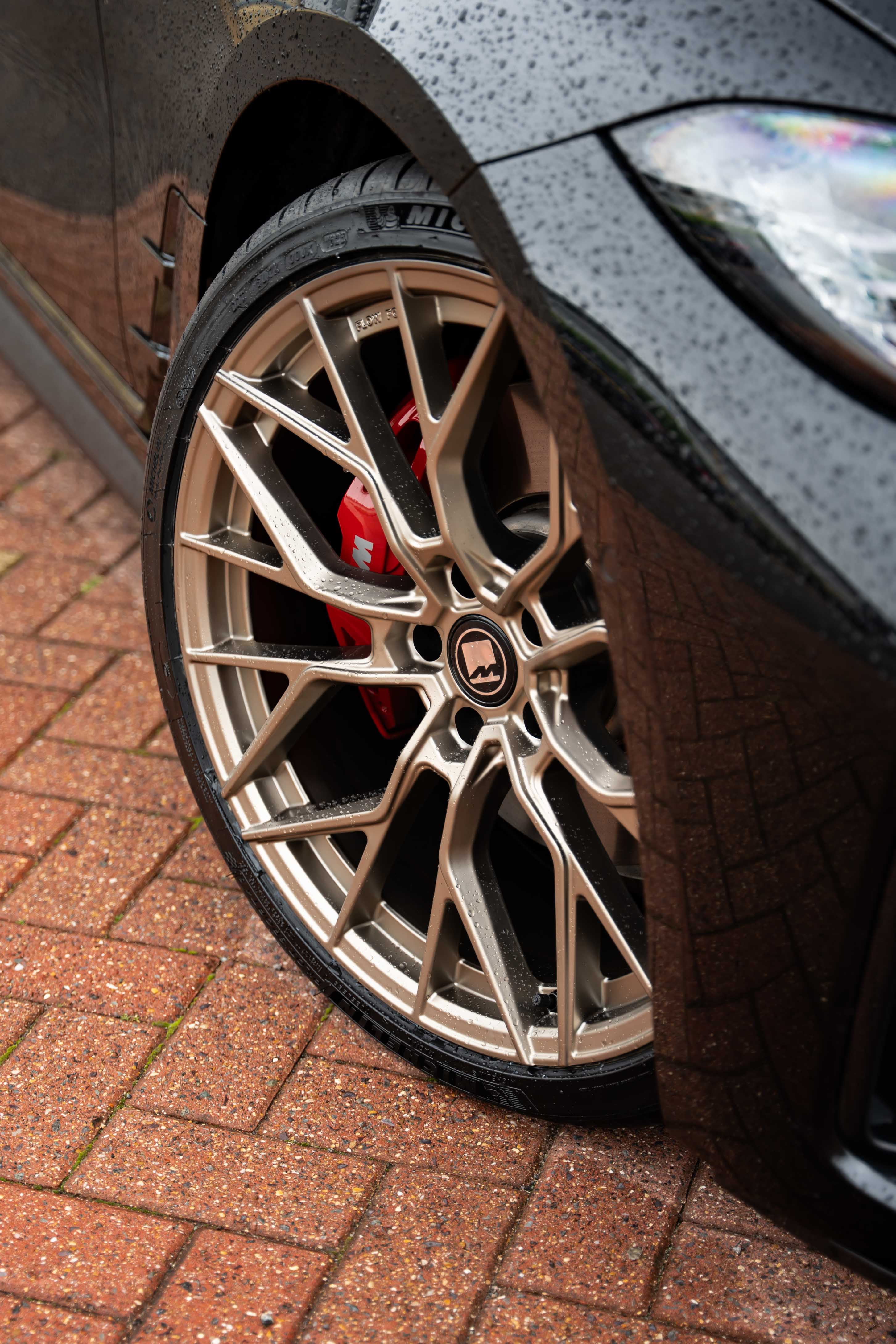 BMW i4 M-W3 20" Neodyme Gold Motech Wheel