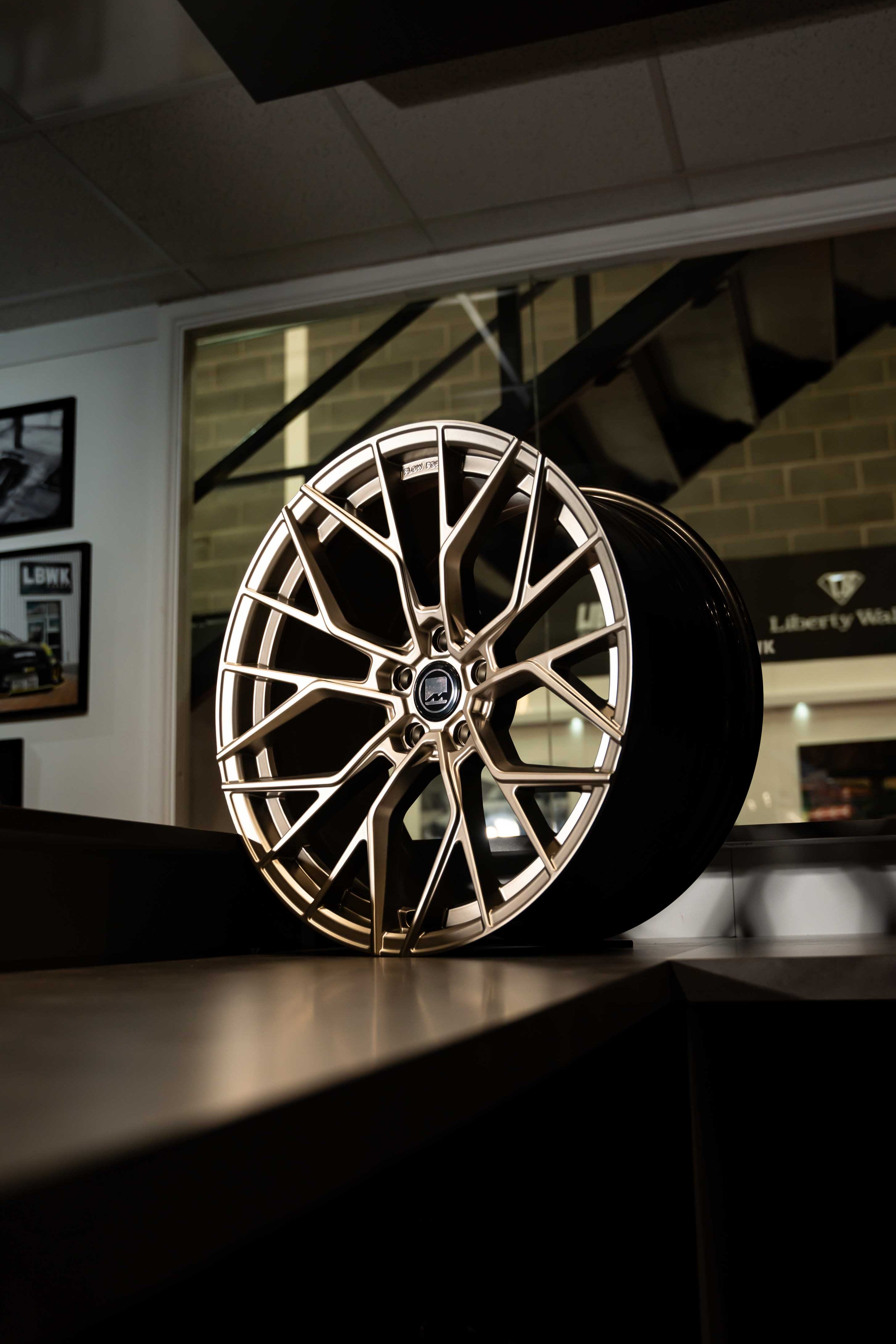 M5 F90 M-W3 20" Neodyme Gold Motech Wheel
