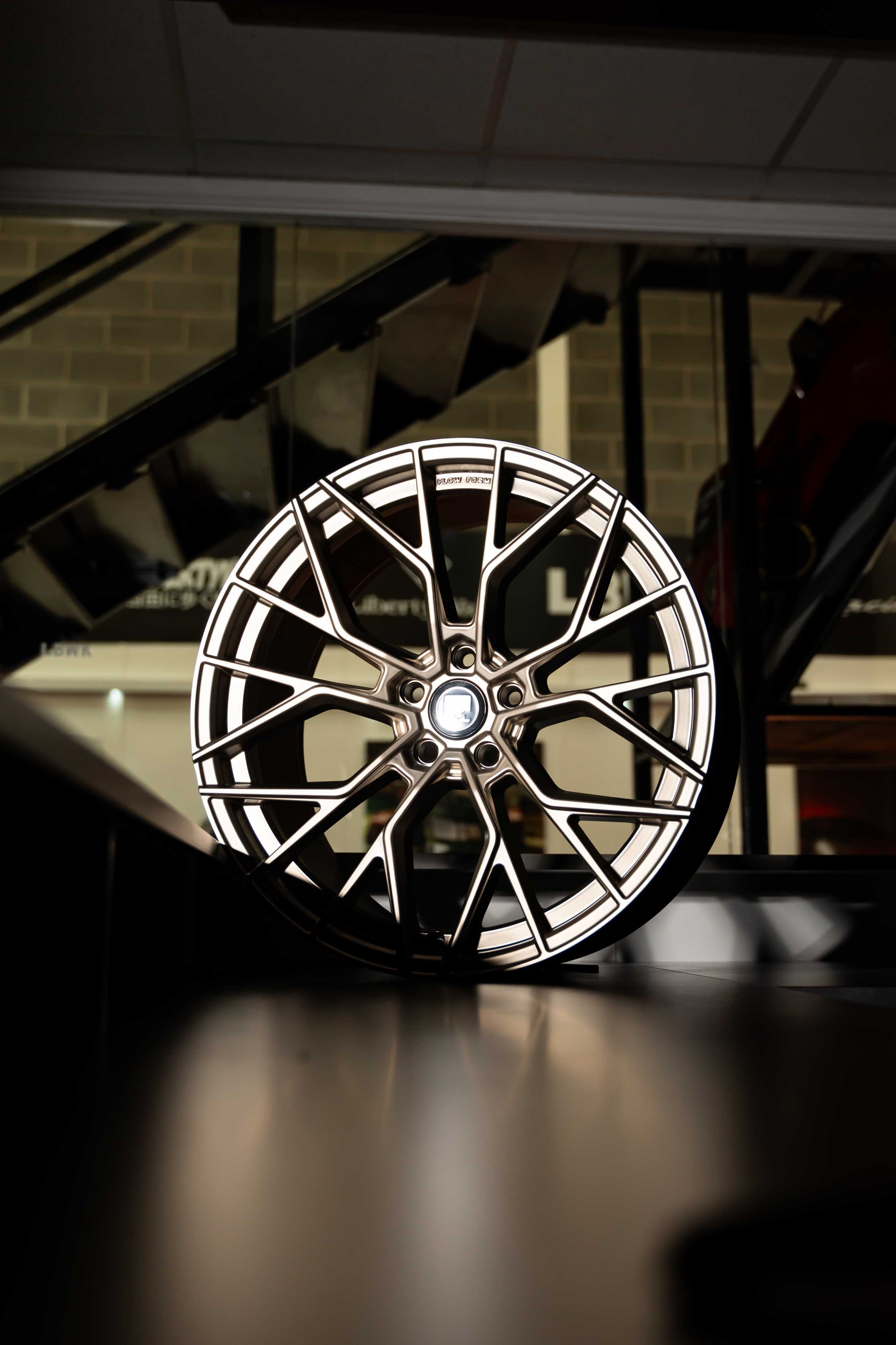 BMW i4 M-W3 20" Neodyme Gold Motech Wheel