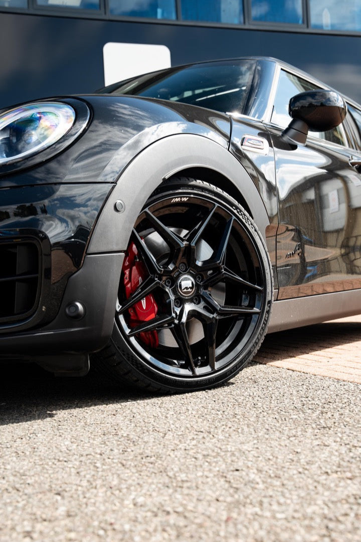 Mini F54 Clubman M-W1 19" Precision Black Motech Wheel