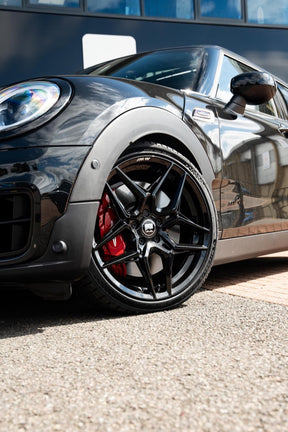 Mini F54 Clubman M-W1 19" Gloss Black Motech Wheel