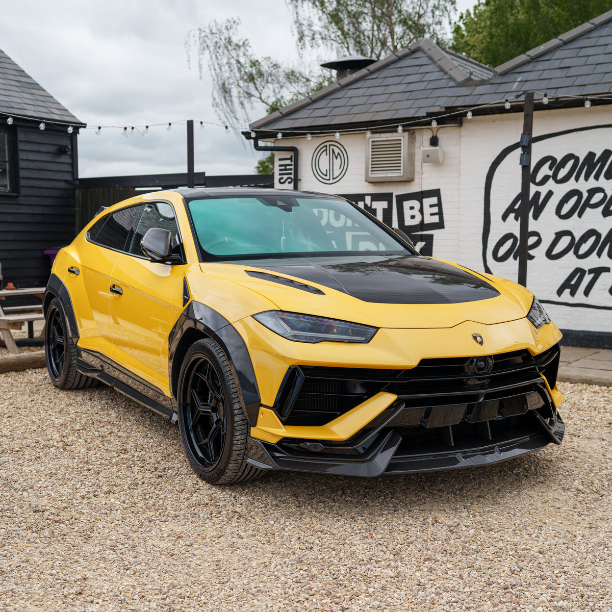 LAMBORGHINI URUS PERFORMANTE CARBON FIBRE SPLITTER - CT DESIGN