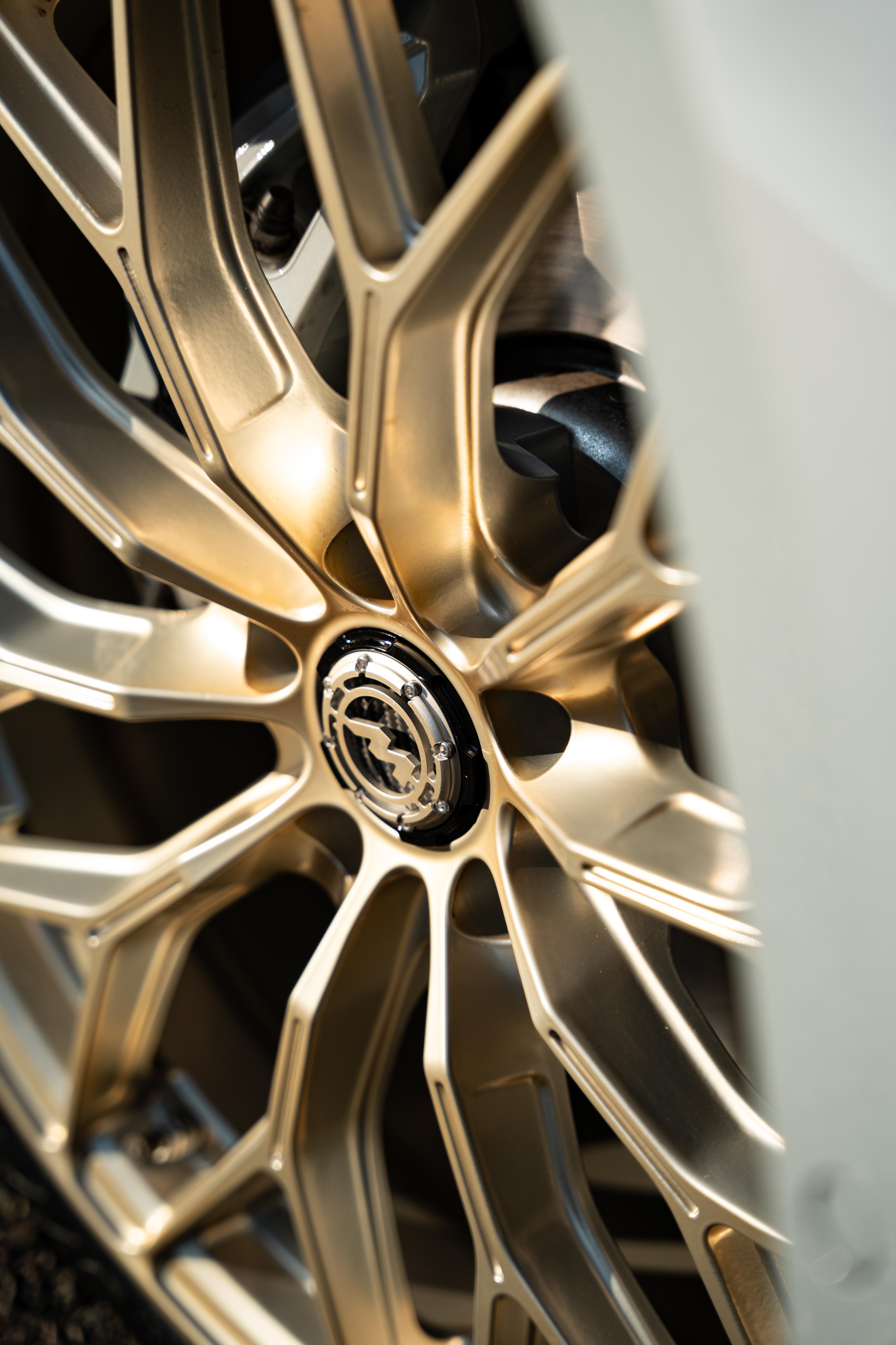BMW X3 / X4 G01 G02 M-WX 22" Frozen Gold Motech Wheel