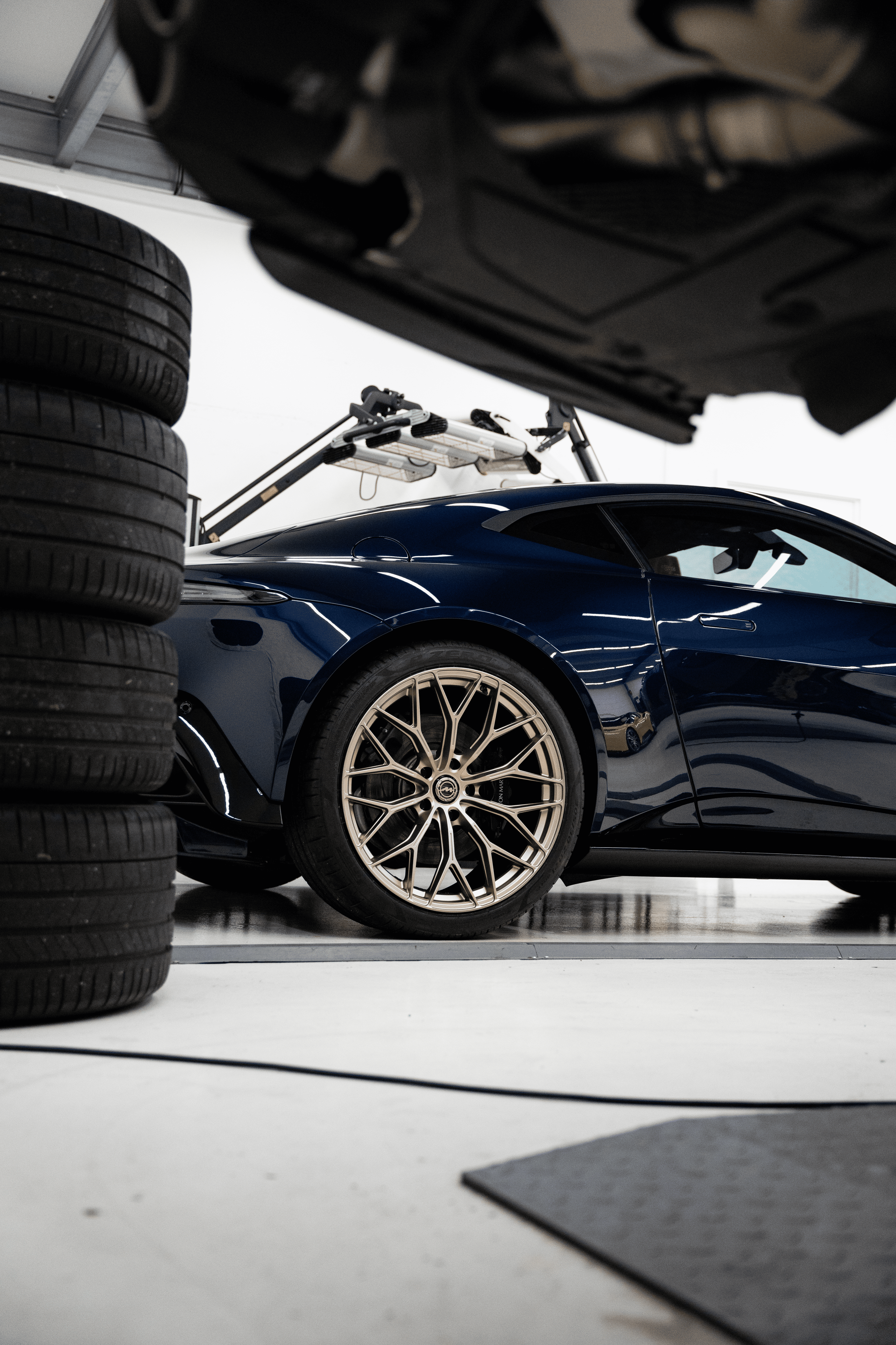 Aston Martin M-WX 21" Neodyme Gold Motech Wheel