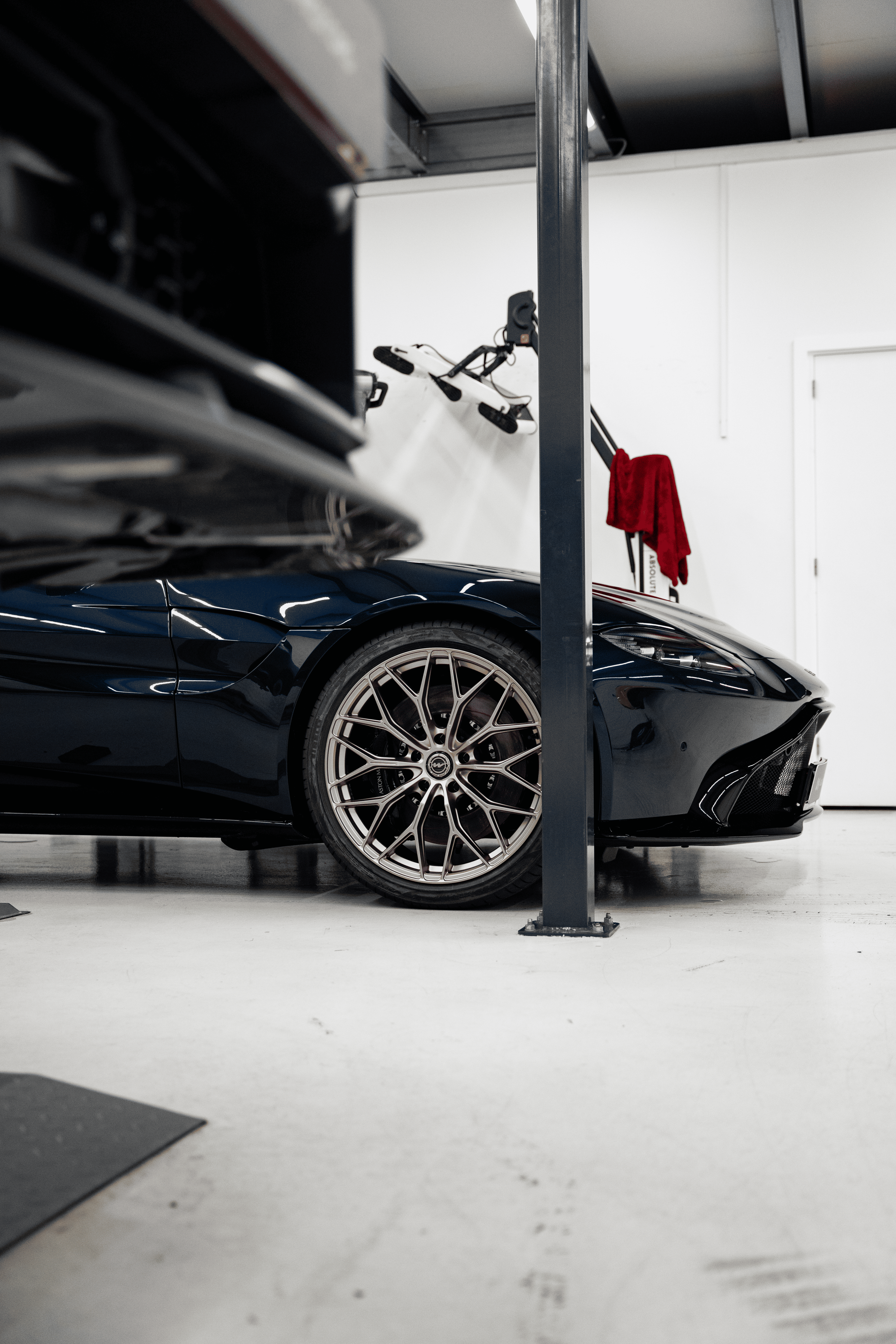 Aston Martin M-WX 21" Neodyme Gold Motech Wheel