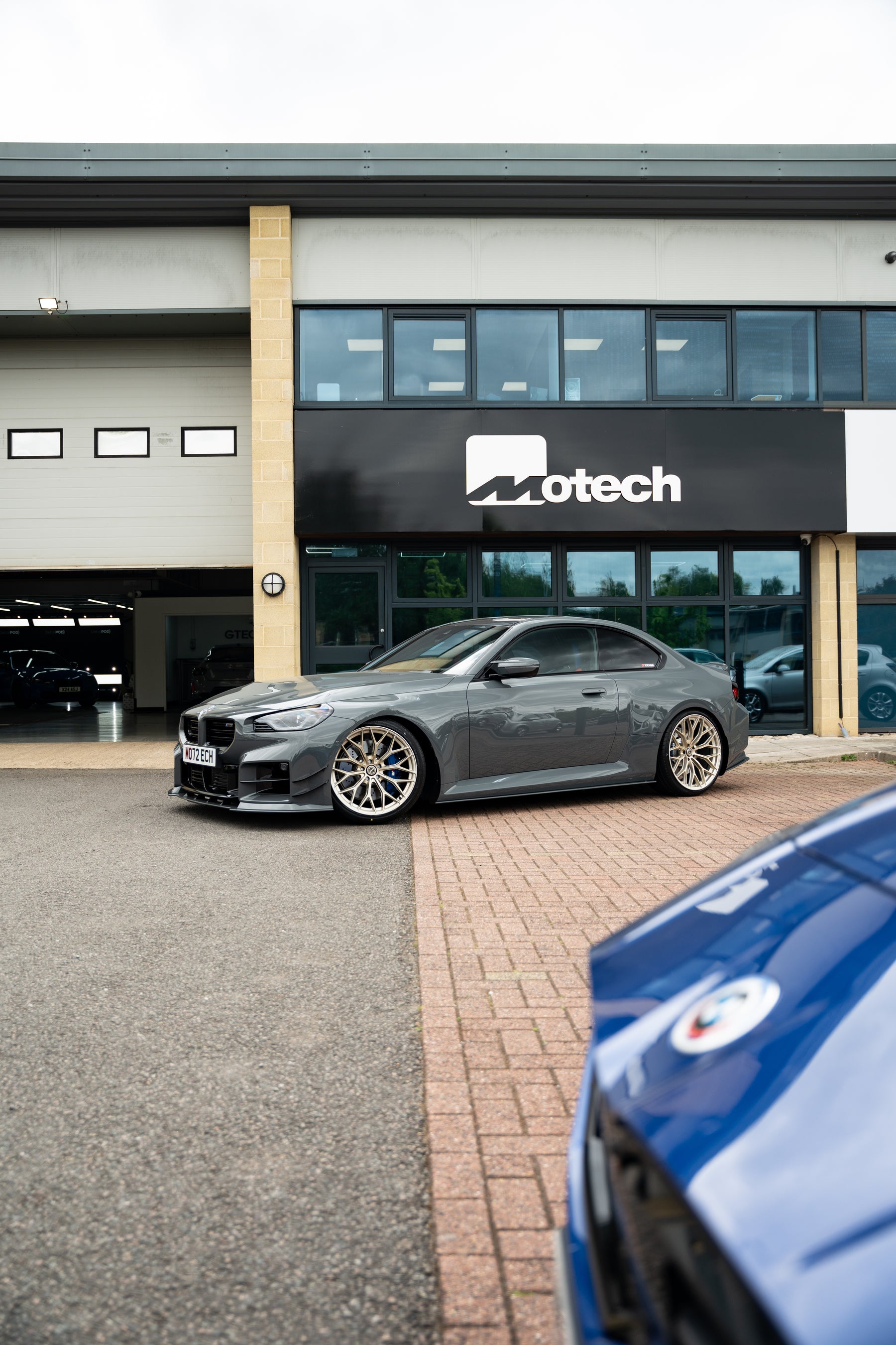 M2 G87 M-WX 20/21" Frozen Gold Motech Wheel