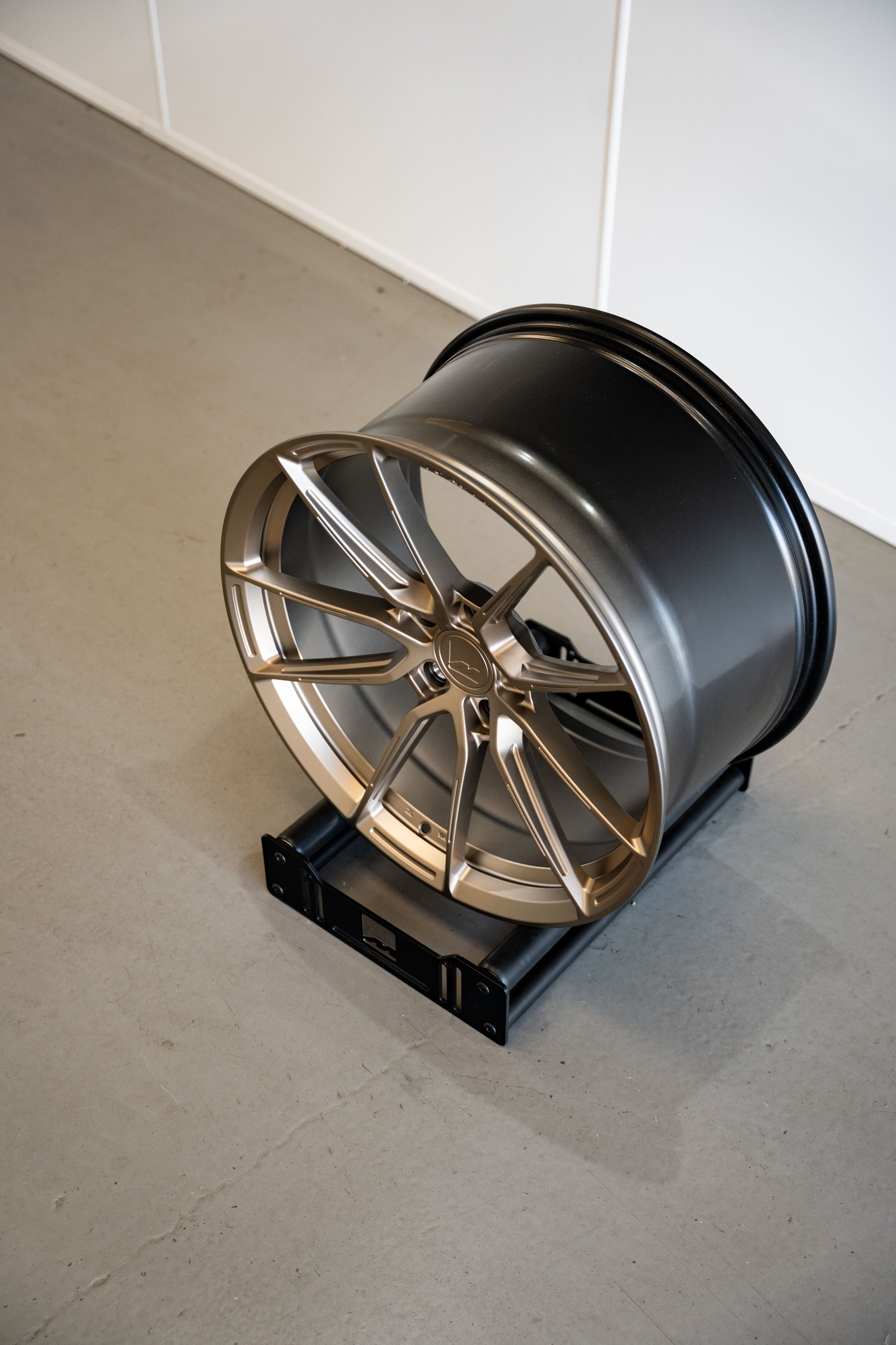 M2 G87 M-W4 19/20" Neodyme Gold Forged Wheels