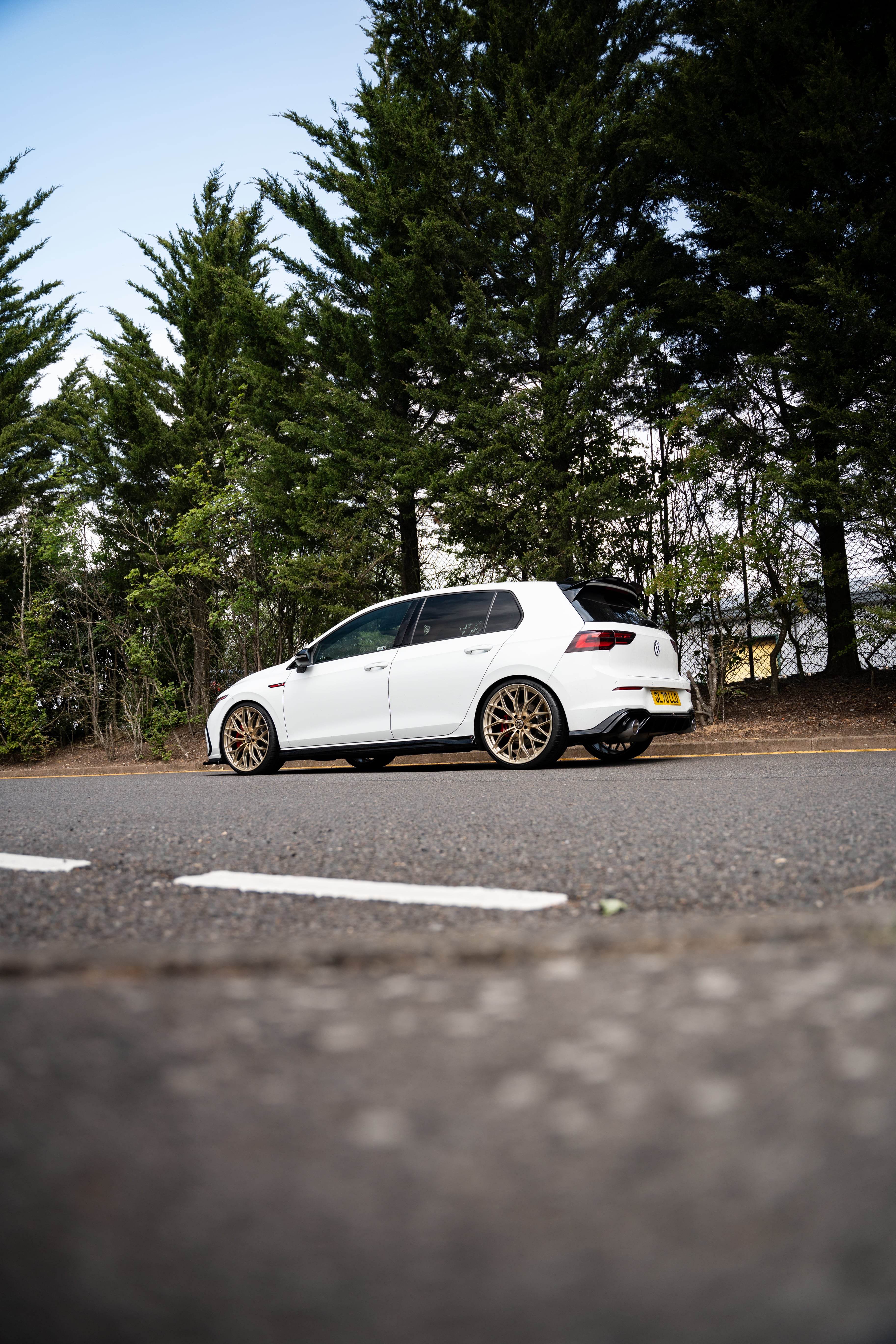 Golf GTI MK8 M-WX 20" Frozen Gold Motech Wheel