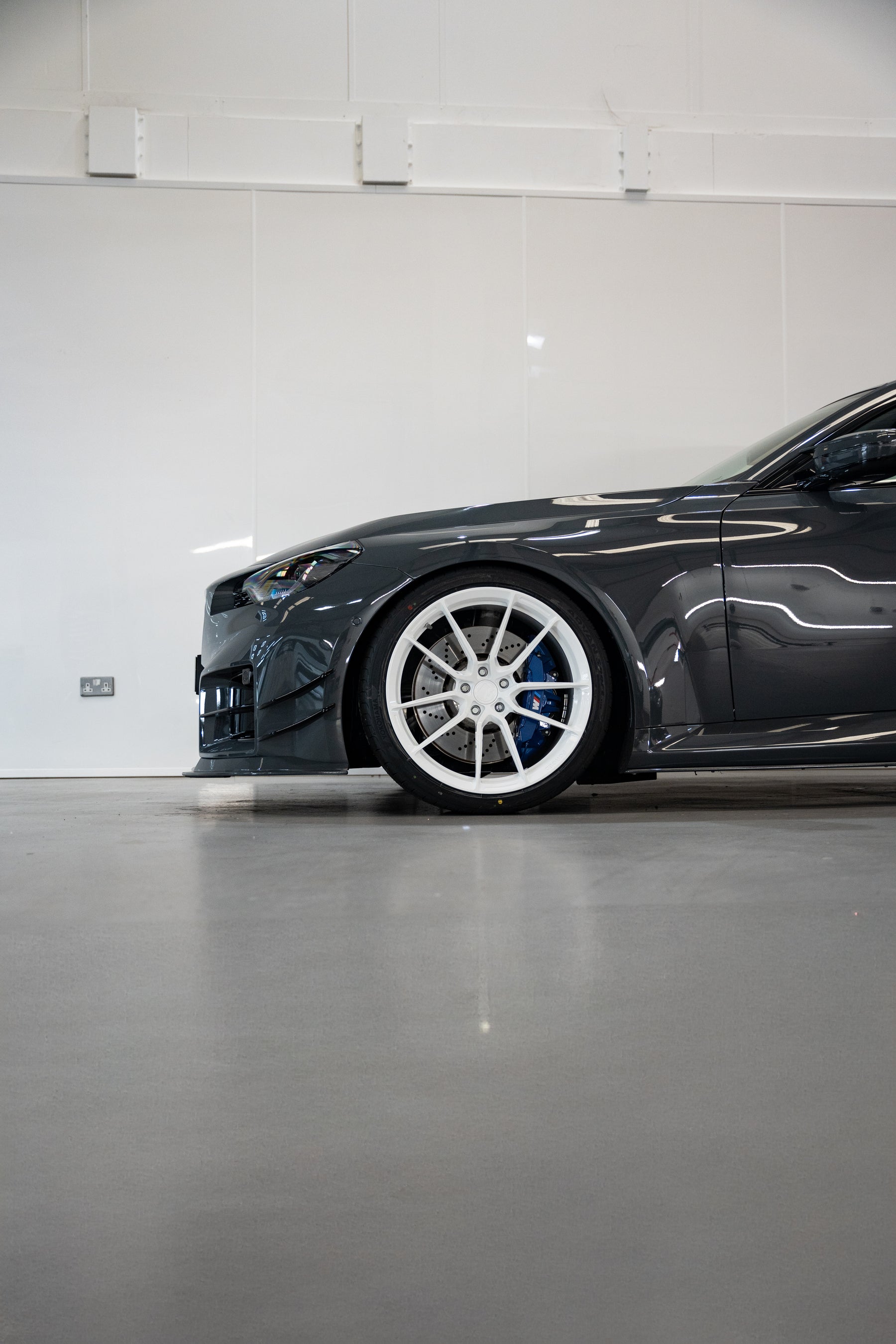 M2 G87 M-W4 20/21" Miami White Forged Wheels