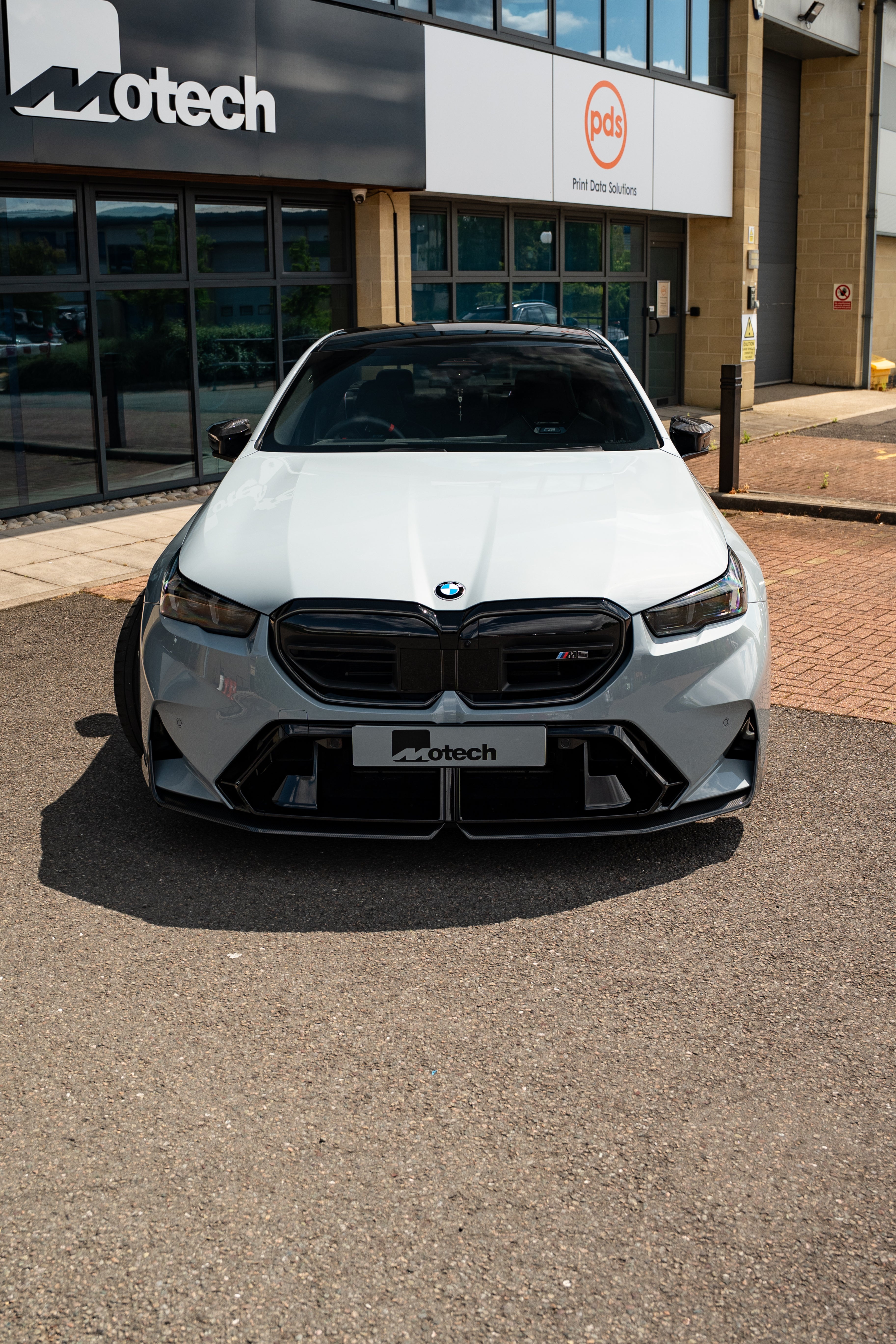 BMW G90 M5 MP Style Carbon Front Splitter