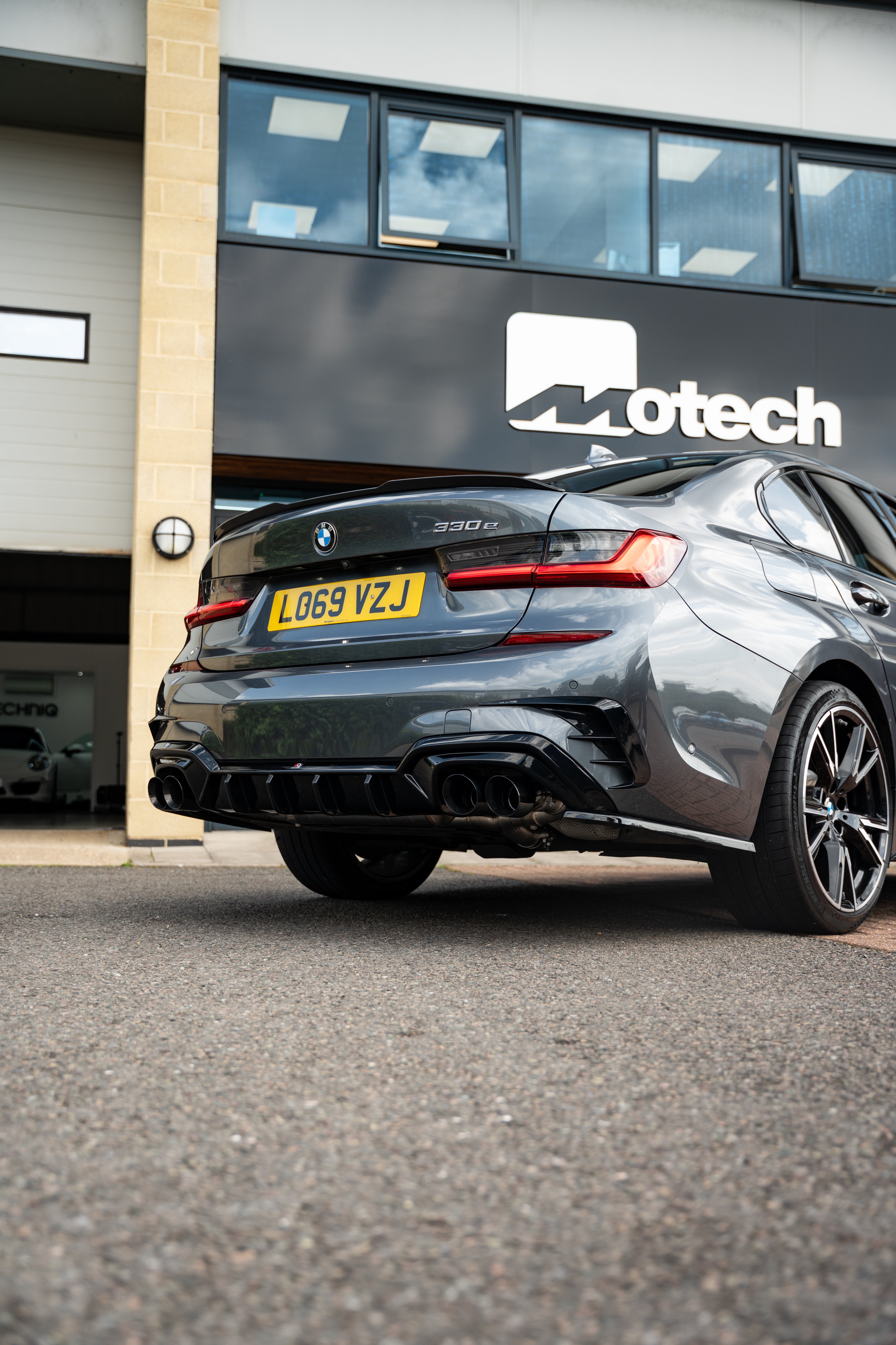 BMW G20 Saloon/G21 Touring Pre LCI Maxton Design Rear Diffuser