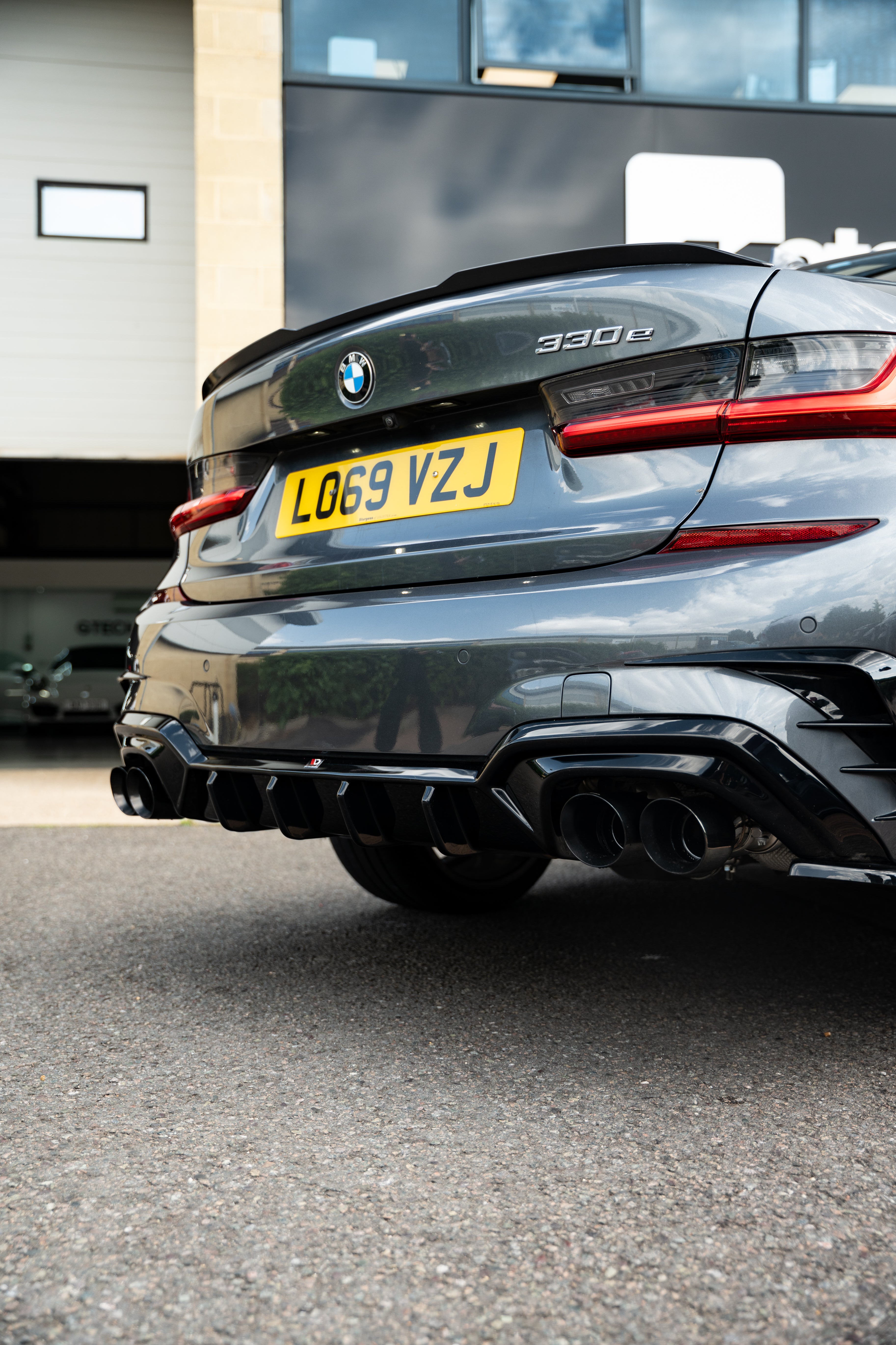 BMW G20 Saloon/G21 Touring Pre LCI Maxton Design Rear Diffuser