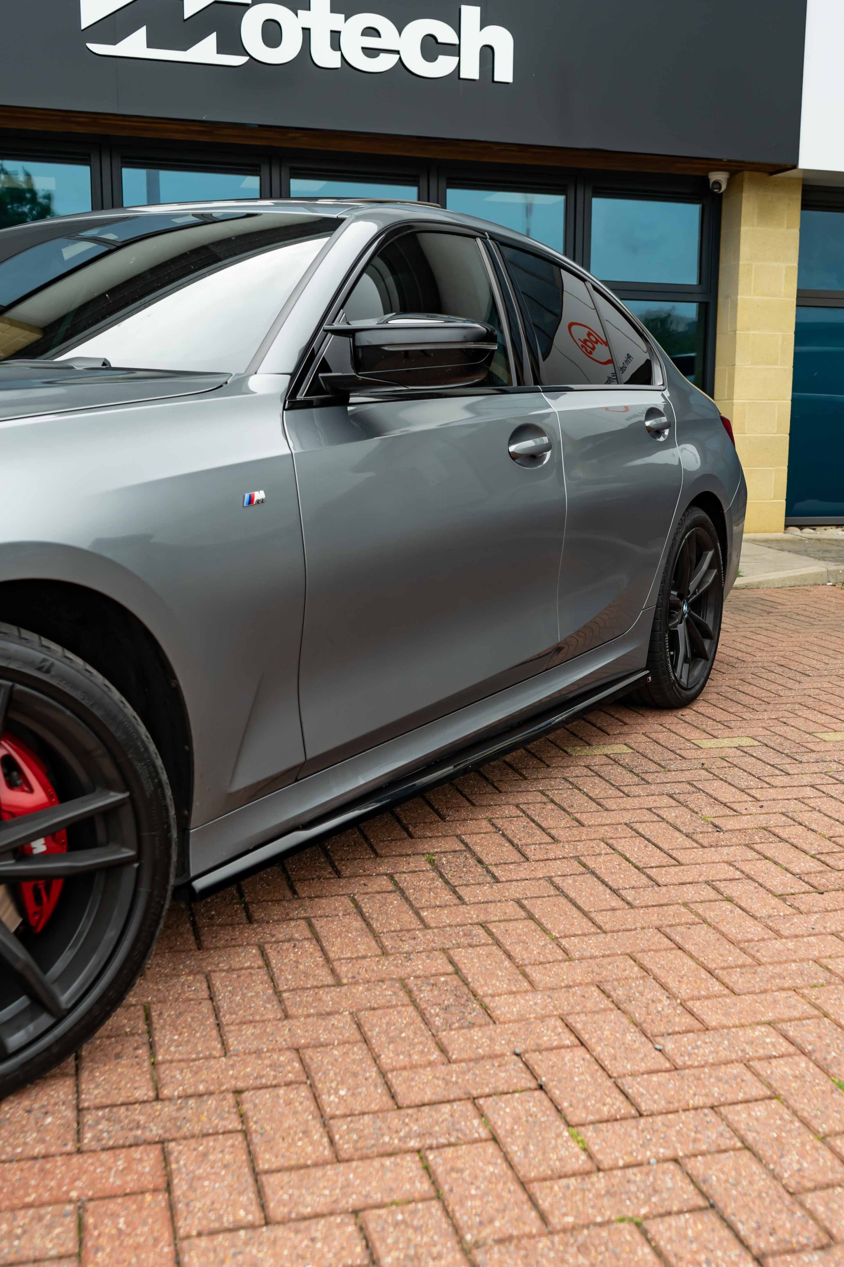 BMW G20 G21  LCI Saloon Maxton Design Side Skirts