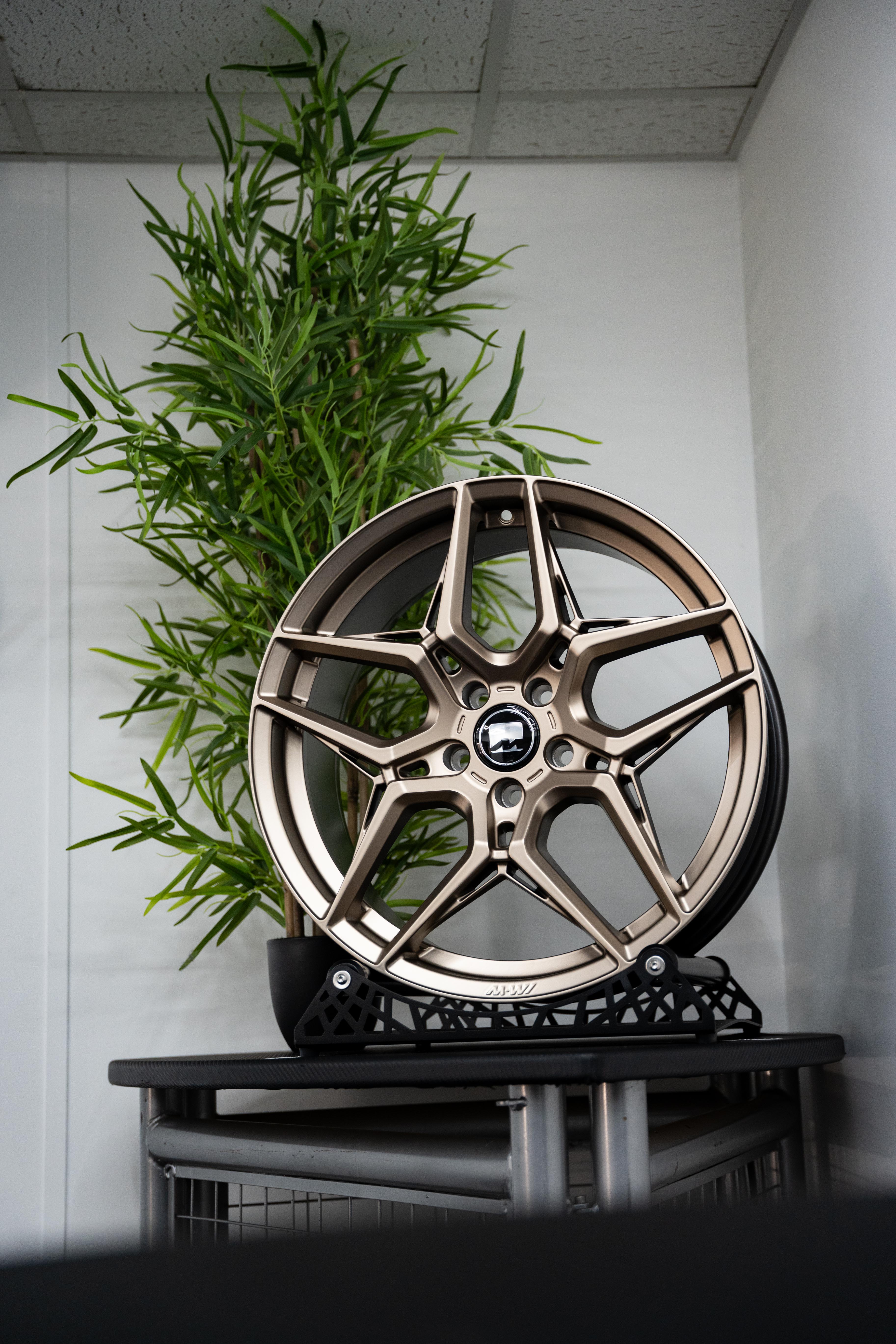 BMW 5 Series F10 M-W1 20" Neodyme Gold Motech Wheel