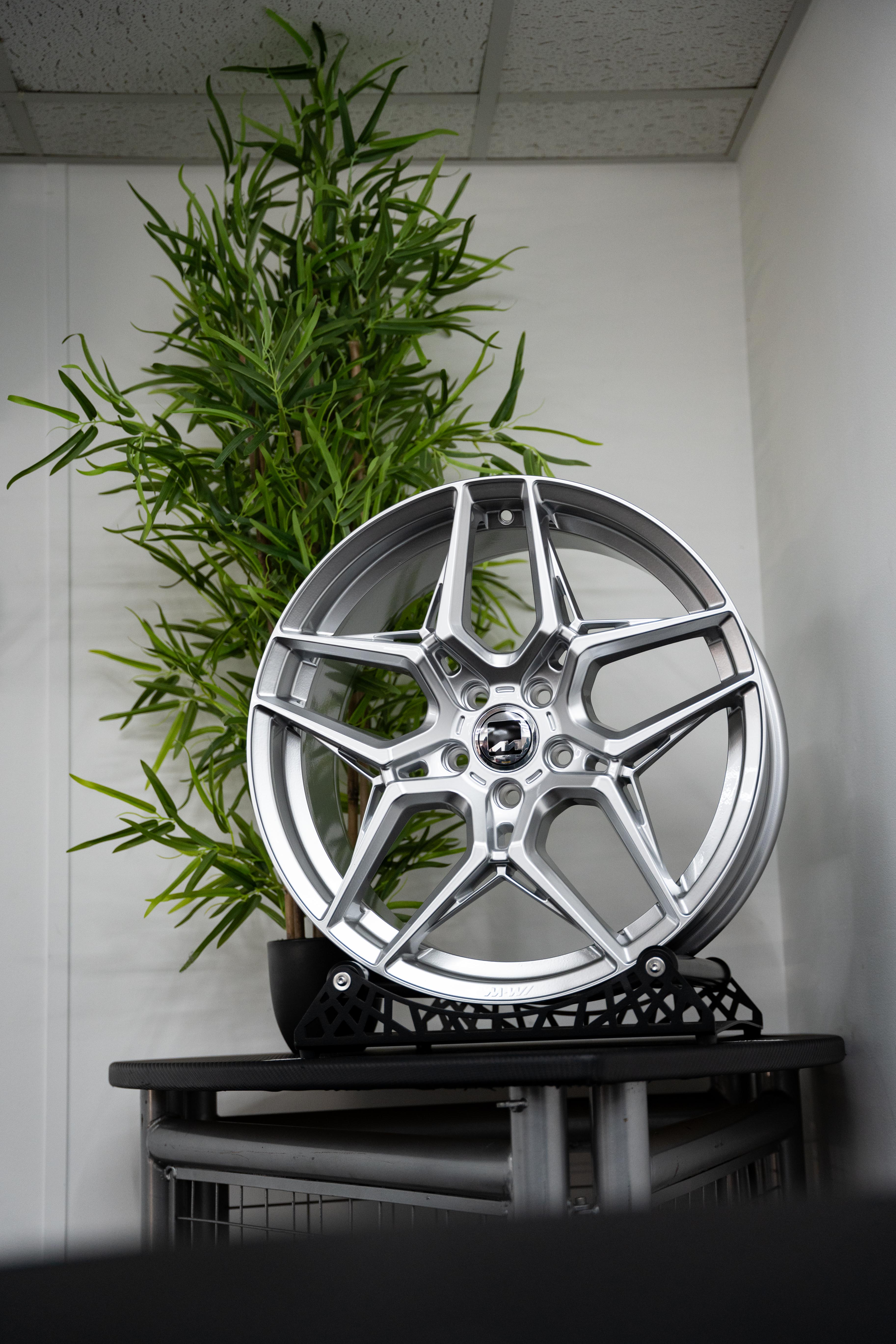 BMW 2 Series M240i G42 M-W1 20" Gloss Polished Motech Wheel