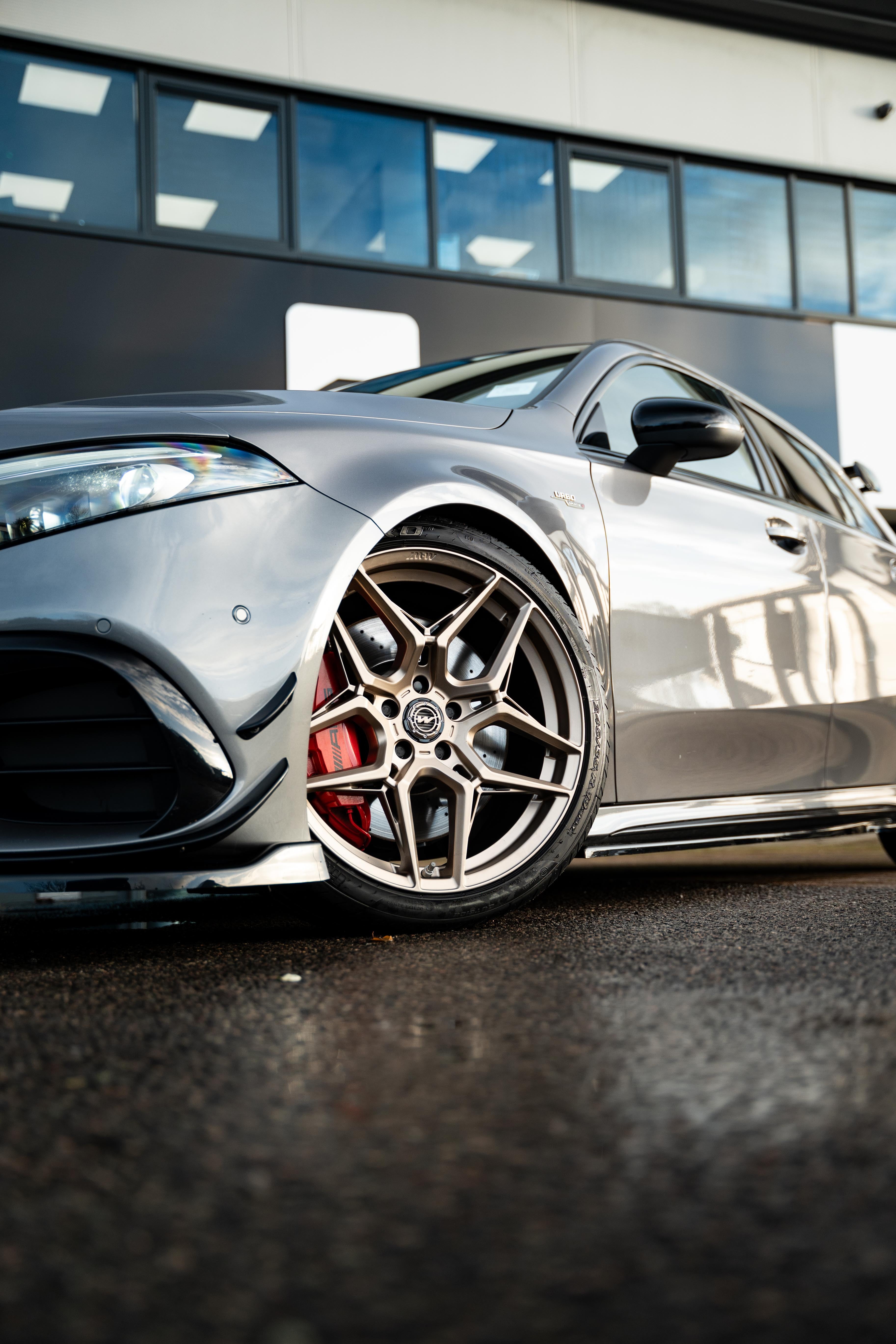 Mercedes A35 (2018+) M-W1 19" Neodyme Gold Motech Wheel