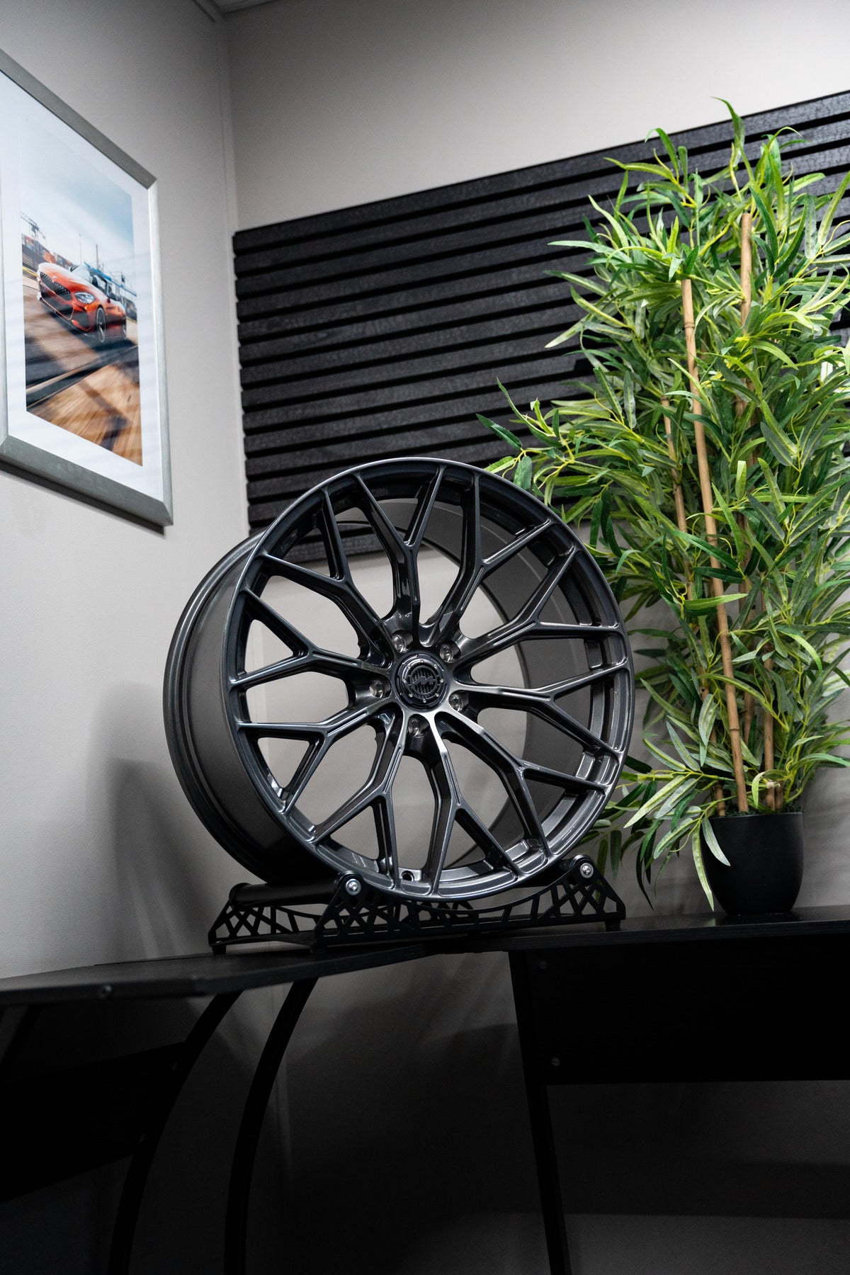 Land Rover Defender M-WX 22" Carbon Grey Motech Wheel