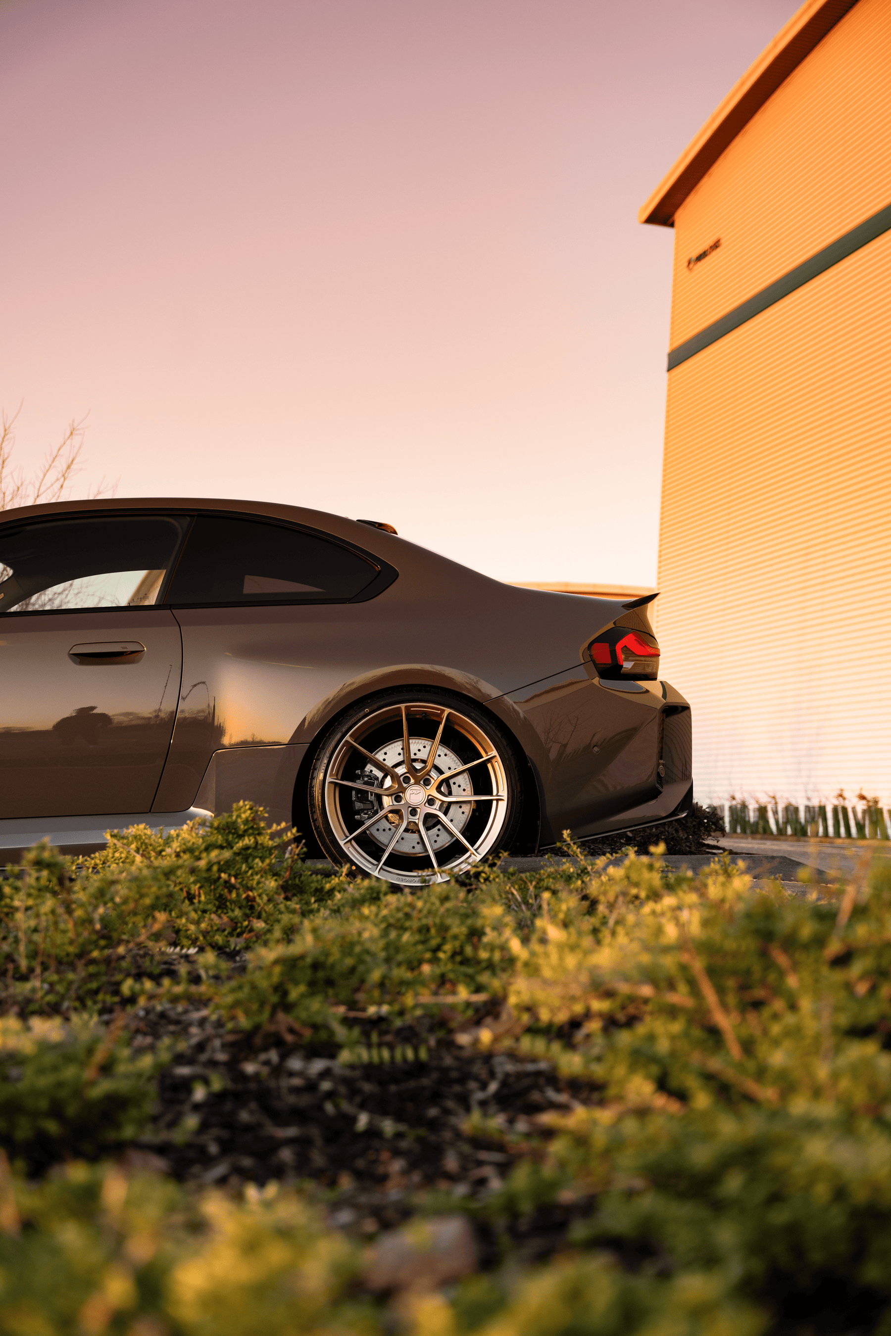 M2 G87 M-W4 20/21" Neodyme Gold Forged Wheels