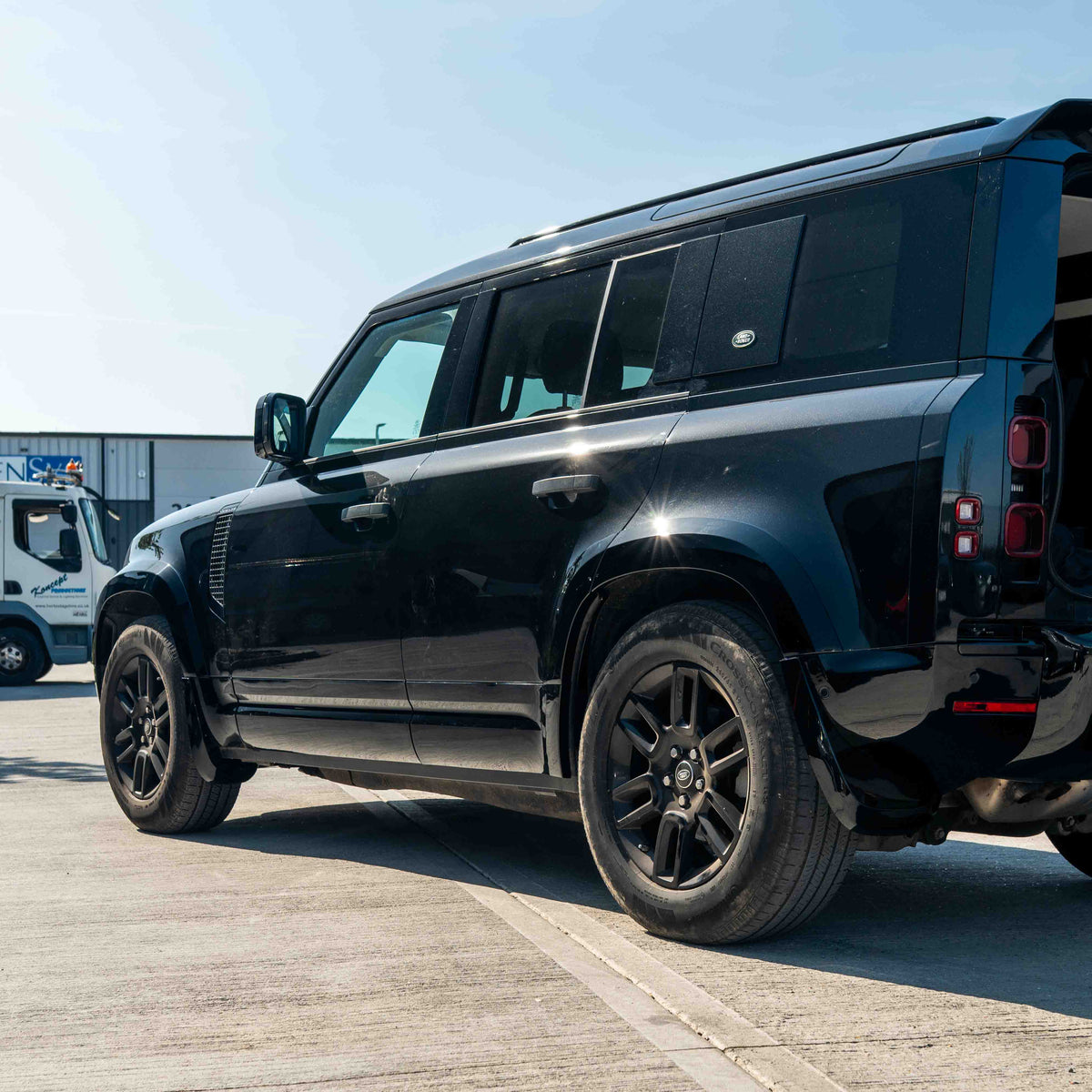 LAND ROVER DEFENDER L663 110 & 90 FRONT AND REAR GLOSS BLACK MIDDLE TRIM PACK