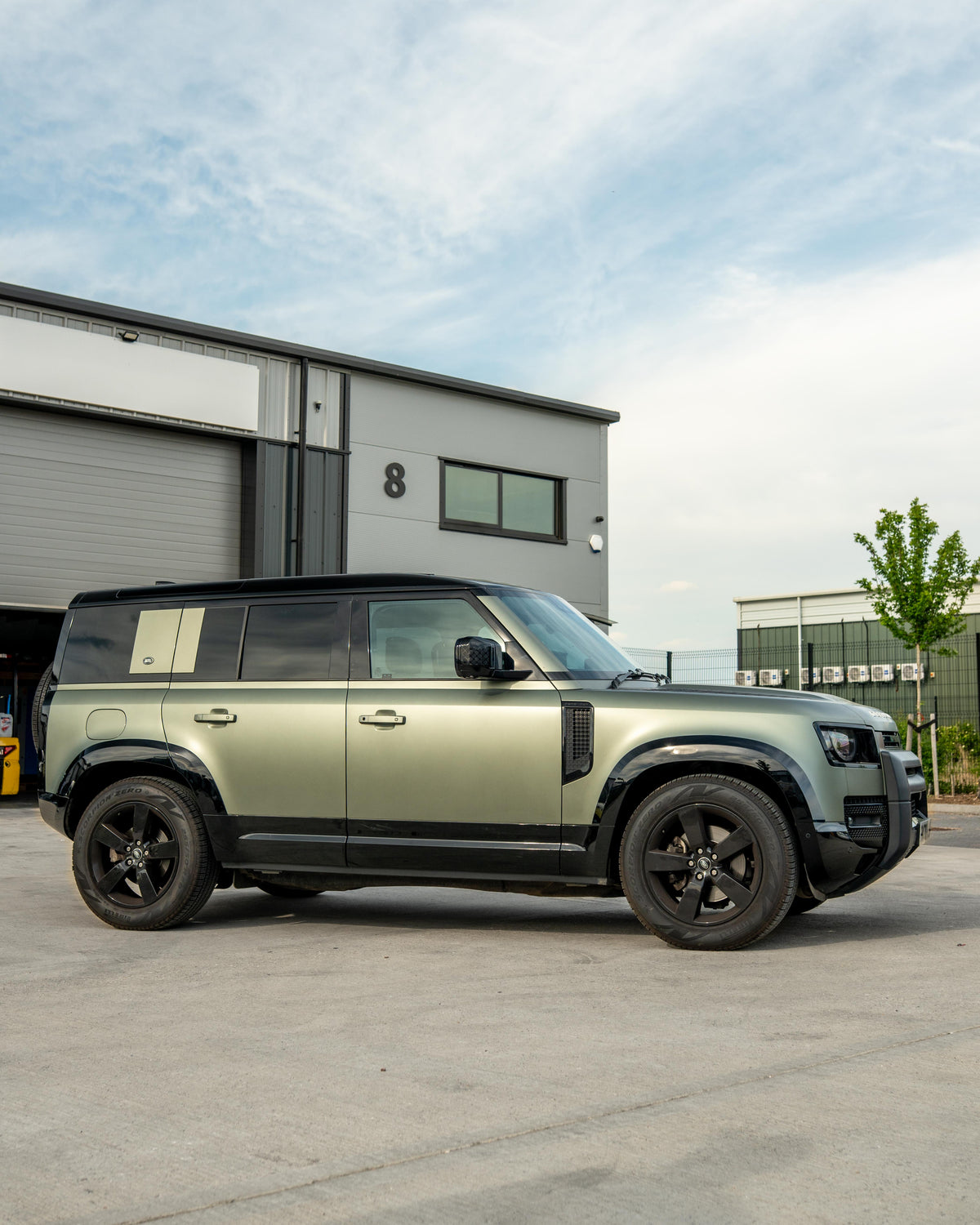 LAND ROVER DEFENDER L663 110 GLOSS BLACK DOOR PANELS