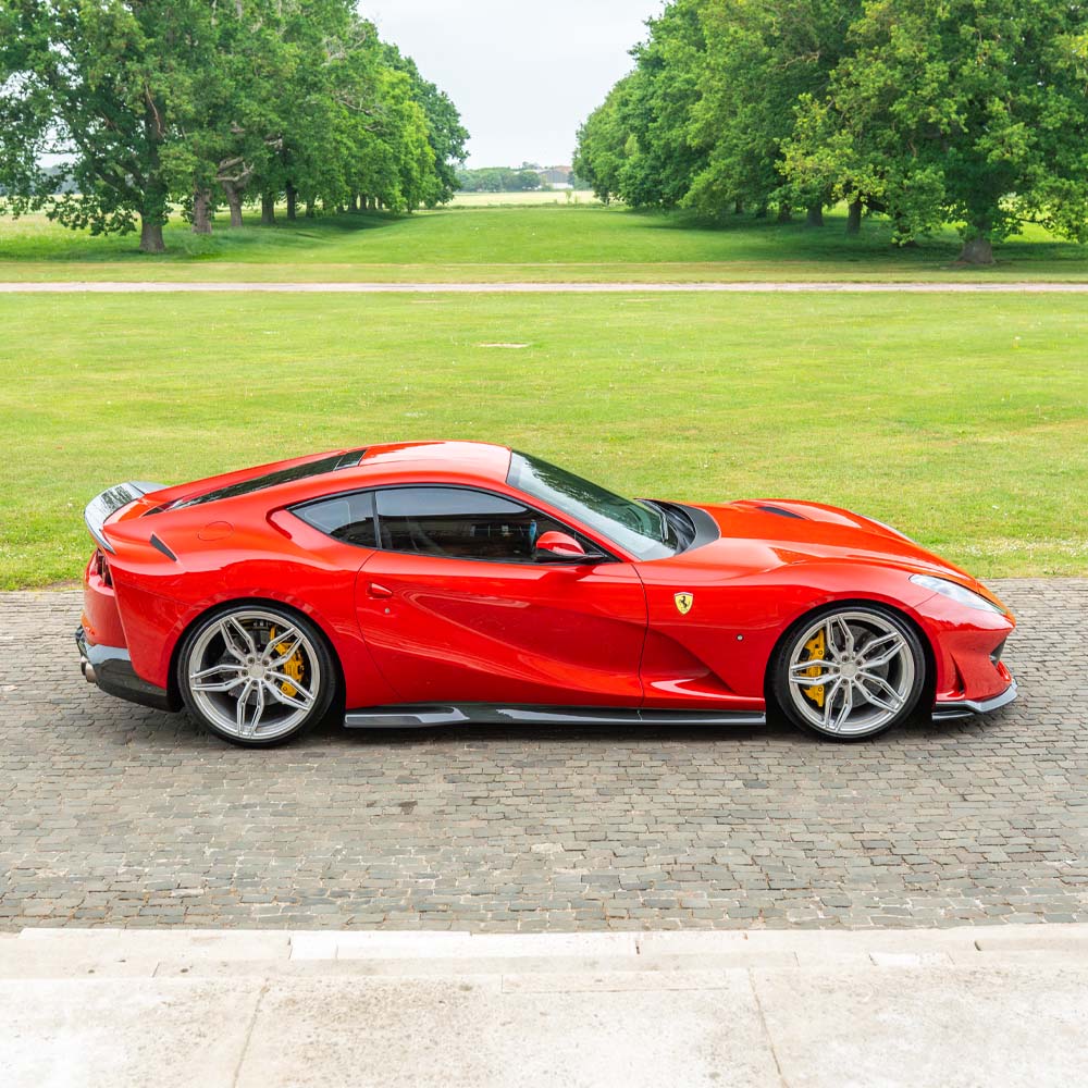 FERRARI 812 SUPERFAST CARBON FIBRE KIT V2 - CT DESIGN