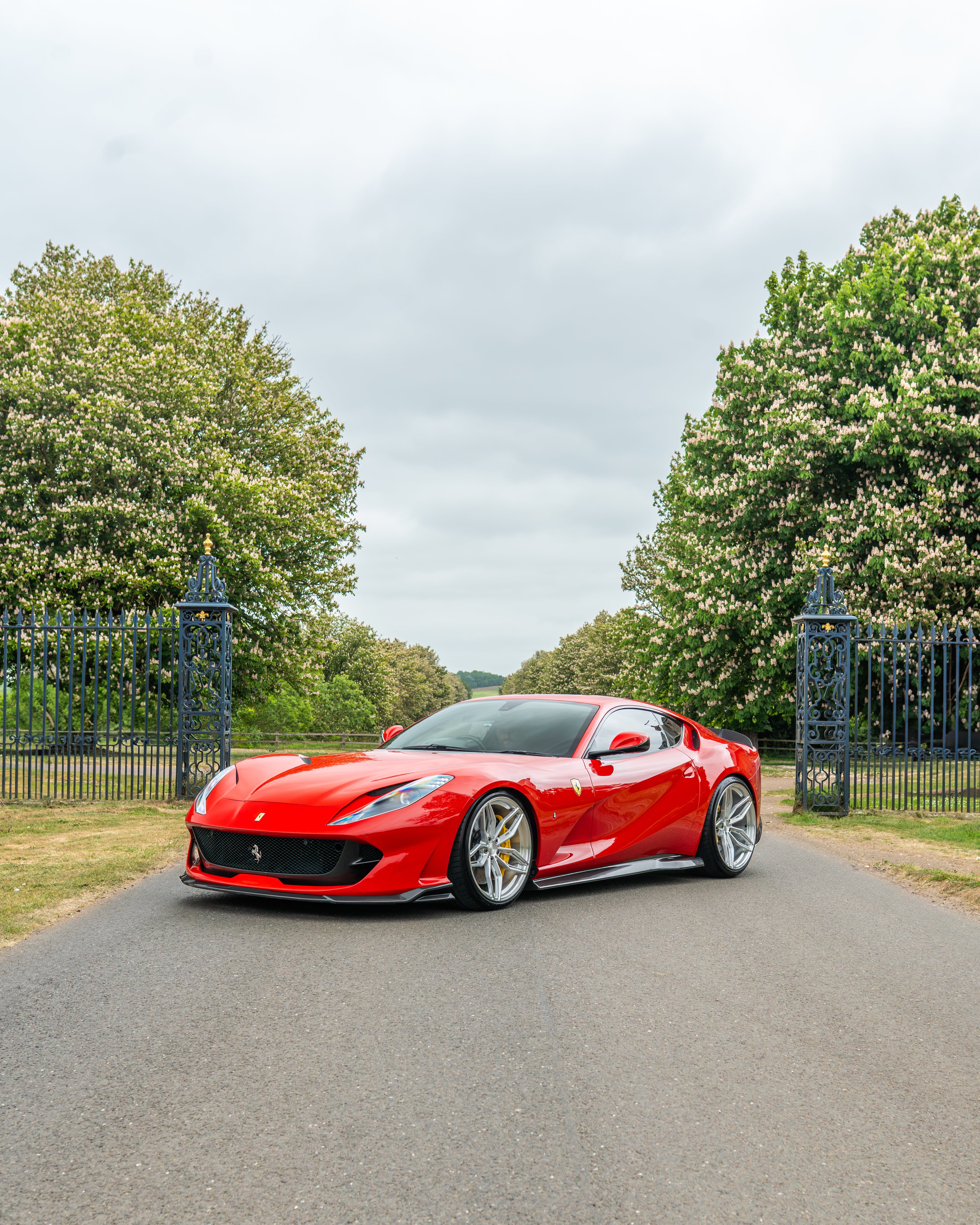 FERRARI 812 SUPERFAST CARBON FIBRE KIT V2 - CT DESIGN