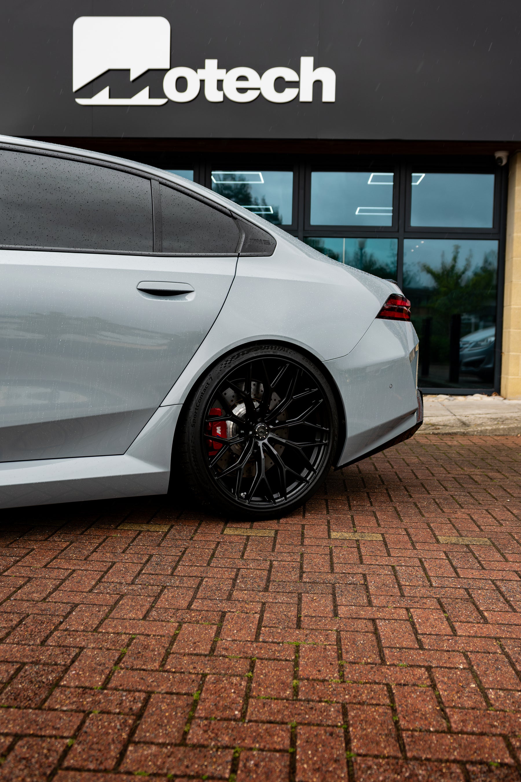 M5 G90 G99 M-WX 21/22" Carbon Grey Motech Wheel