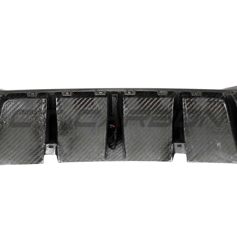VOLKSWAGEN GOLF MK8/8.5 GTI/GTD 2021+ CARBON FIBRE DIFFUSER WITH LED