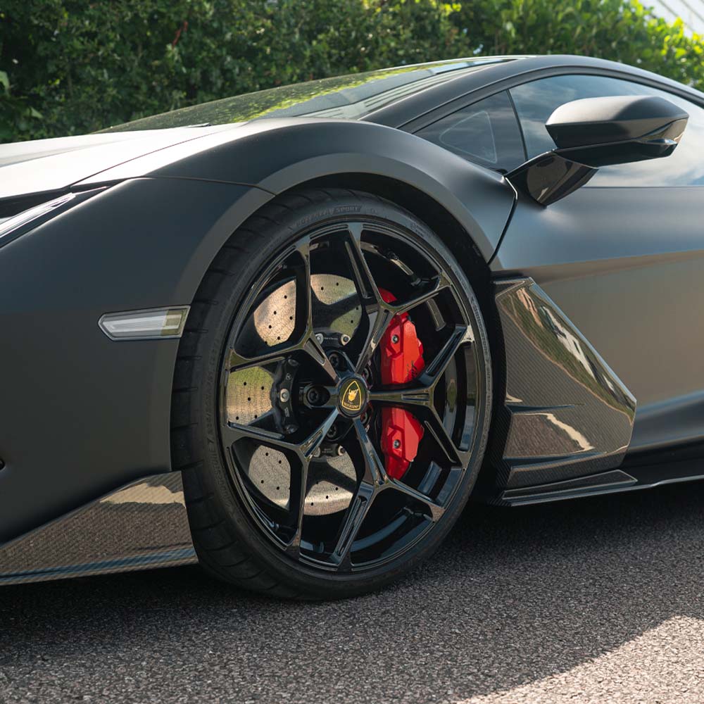 LAMBORGHINI REVUELTO CARBON FIBRE DOOR TRIM - CT DESIGN