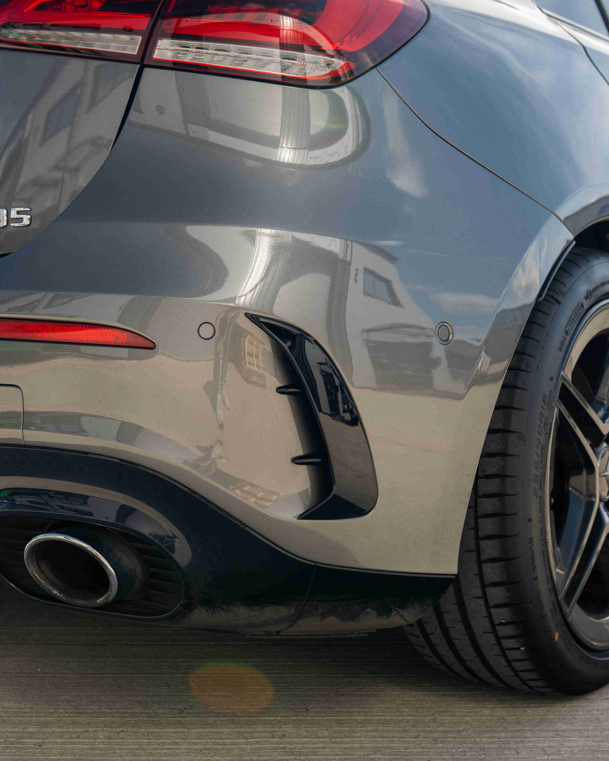 MERCEDES A-CLASS A35 W177 2018+ GLOSS BLACK REAR BUMPER CORNERS