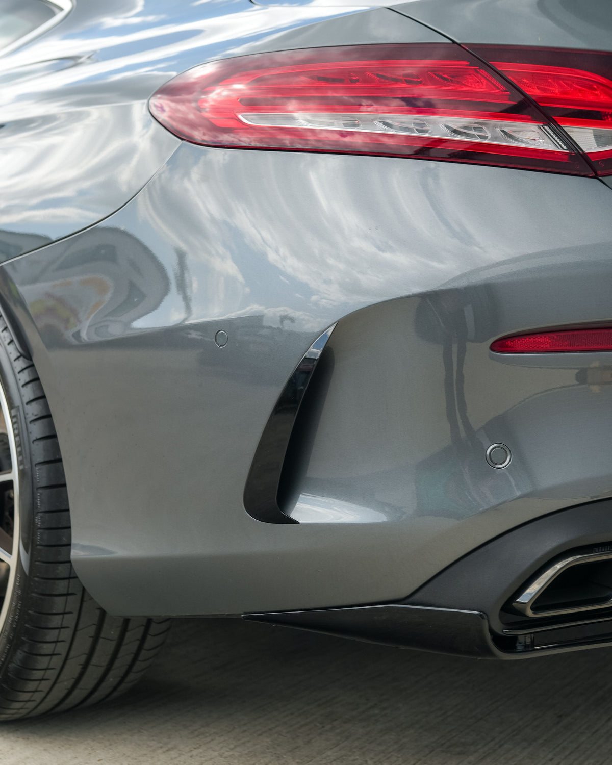 MERCEDES C-CLASS & C43 W205 COUPE GLOSS BLACK REAR BUMPER TRIM
