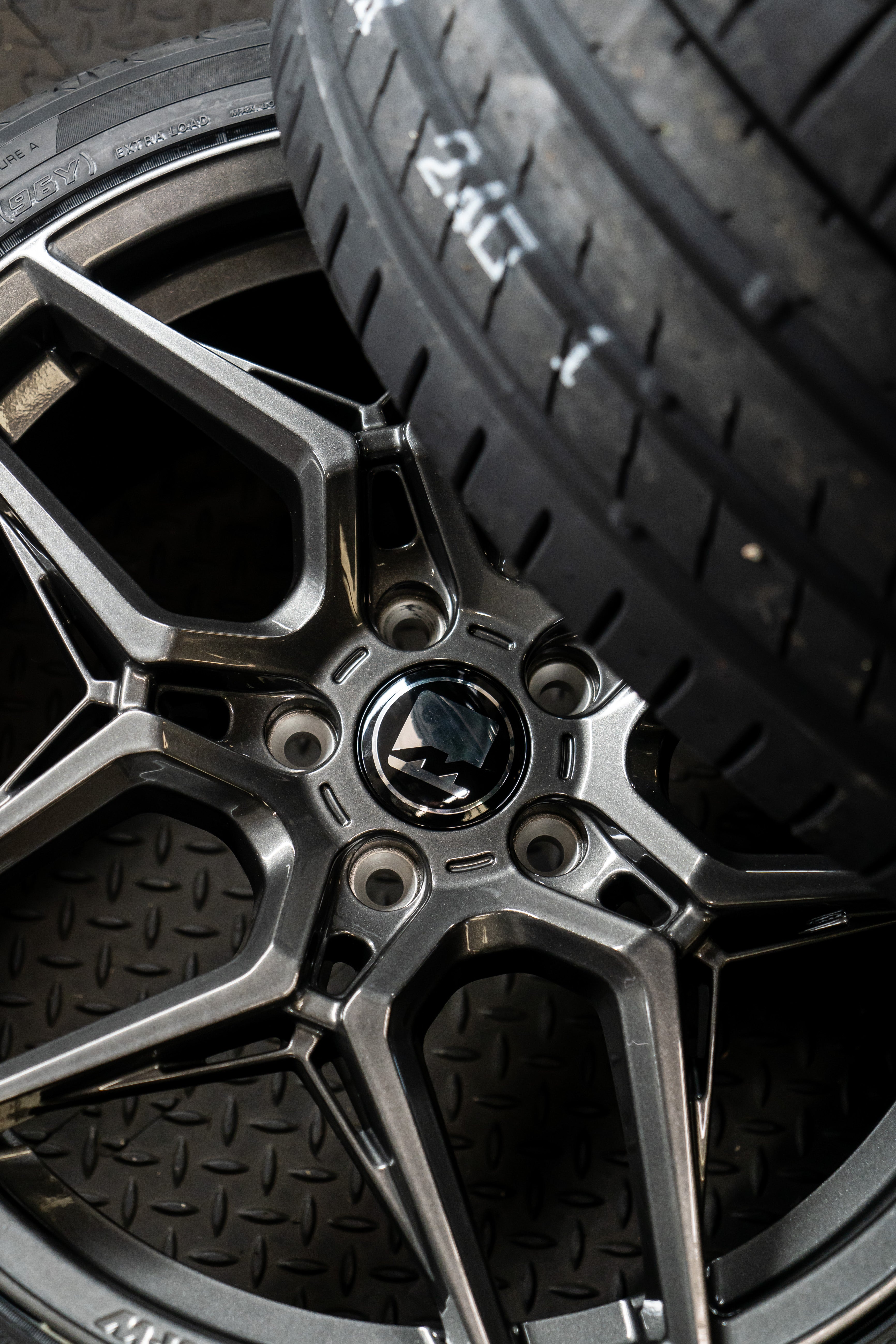 Mini F54 Clubman M-W1 19" Carbon Grey Motech Wheel