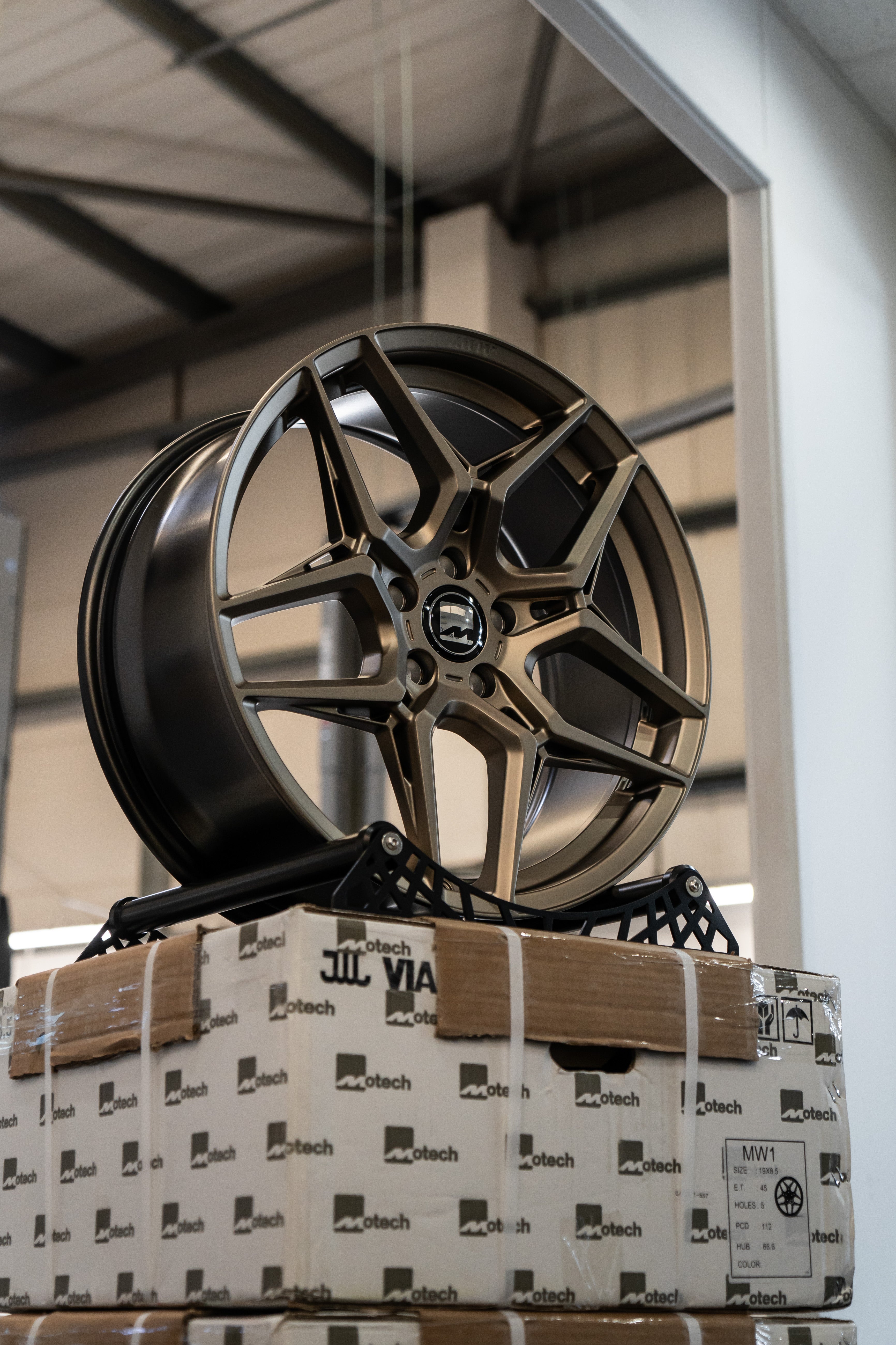 Audi S3 M-W1 19" Neodyme Gold Motech Wheel