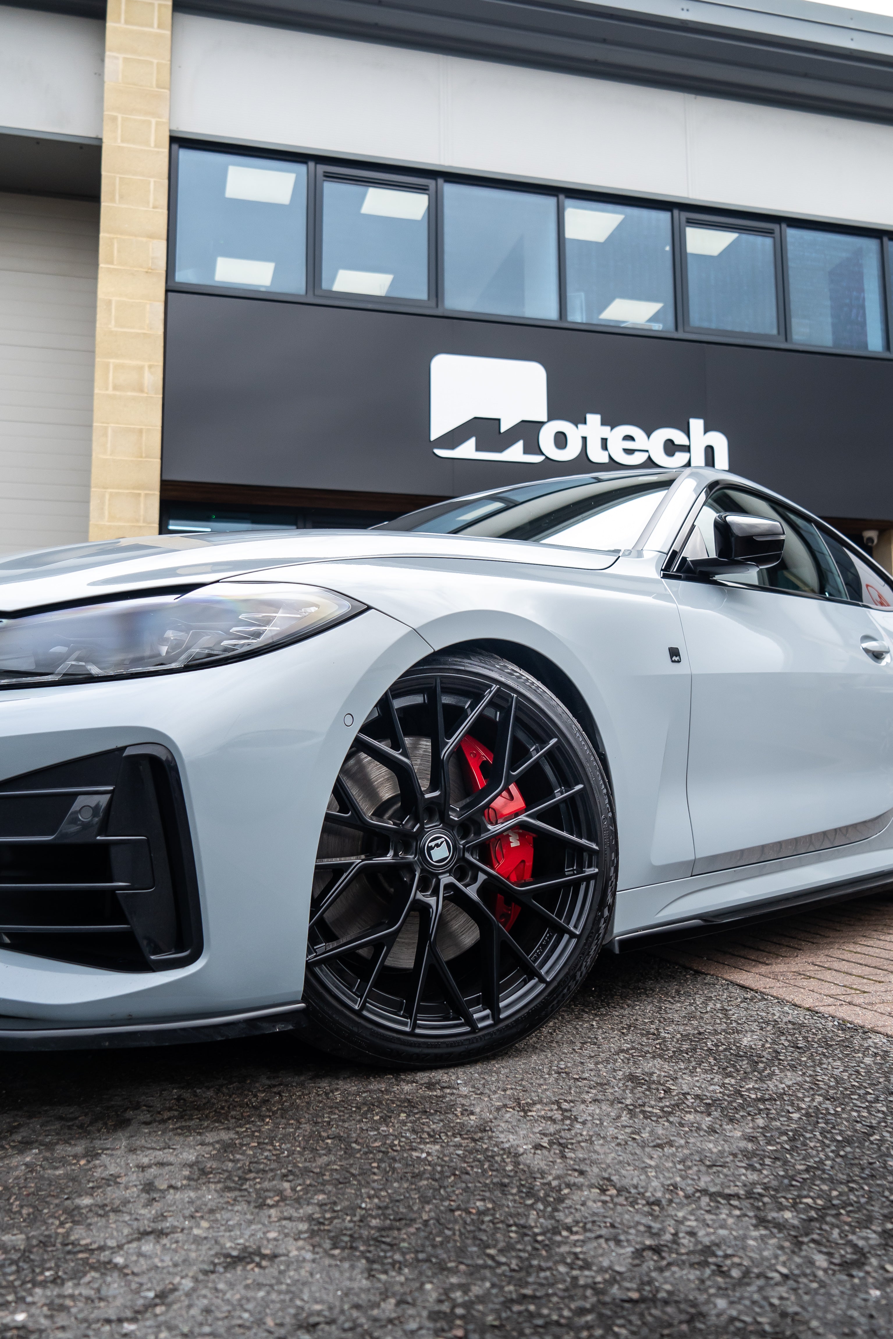 BMW i4 M-W3 20" Precision Black Motech Wheel