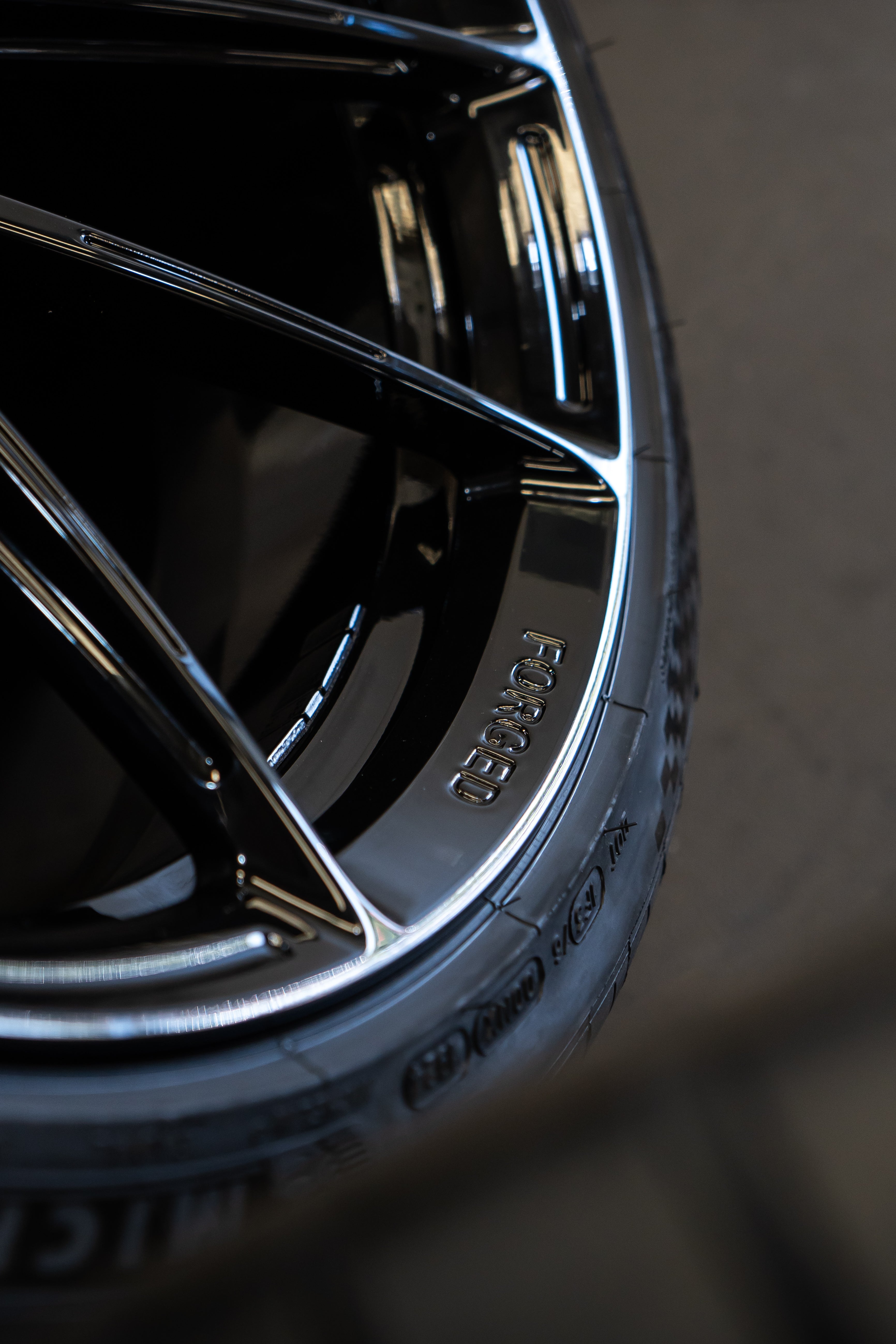 M5 F90 M-W4 19/20" Precision Black Forged Wheels