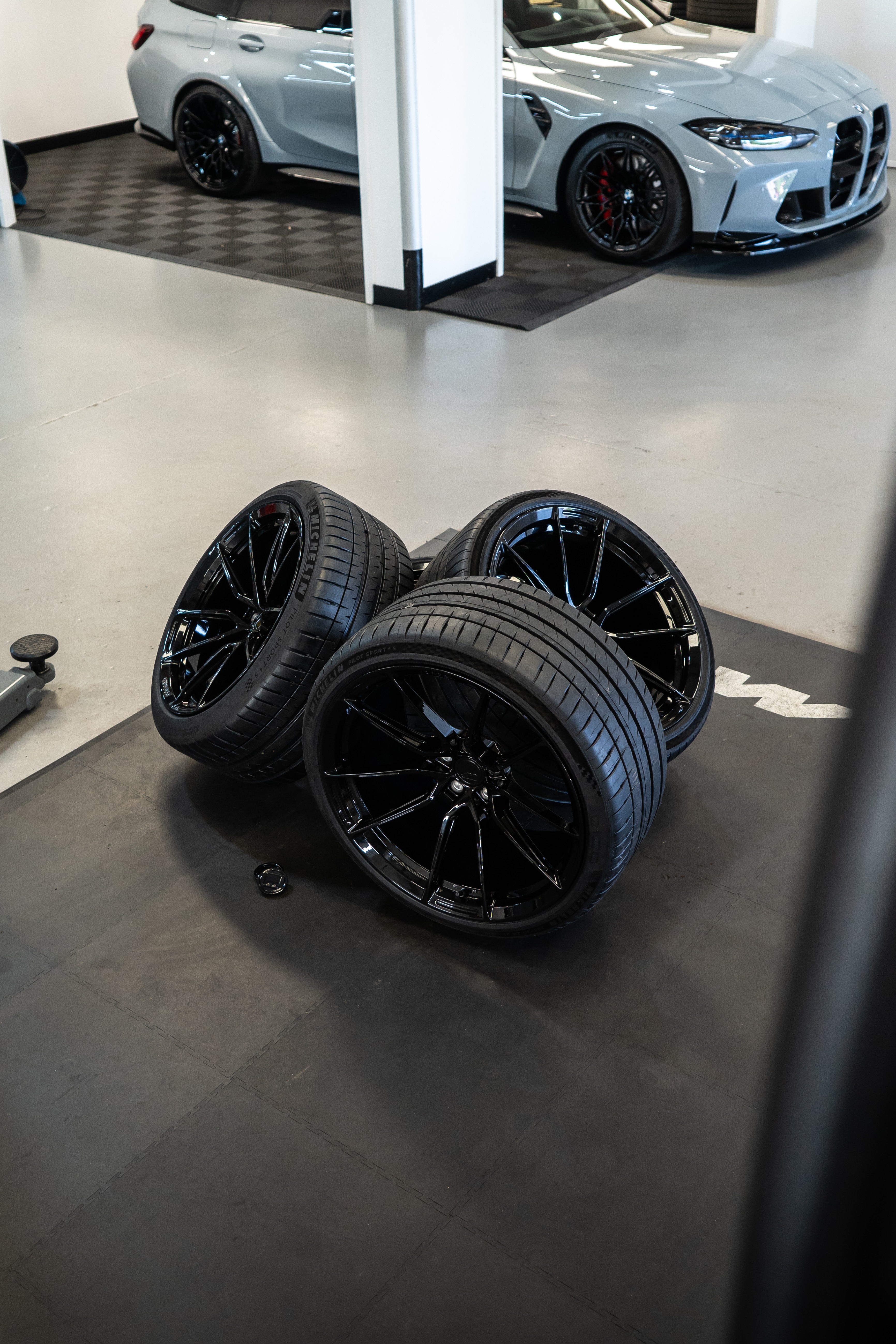 M5 F90 M-W4 19/20" Precision Black Forged Wheels