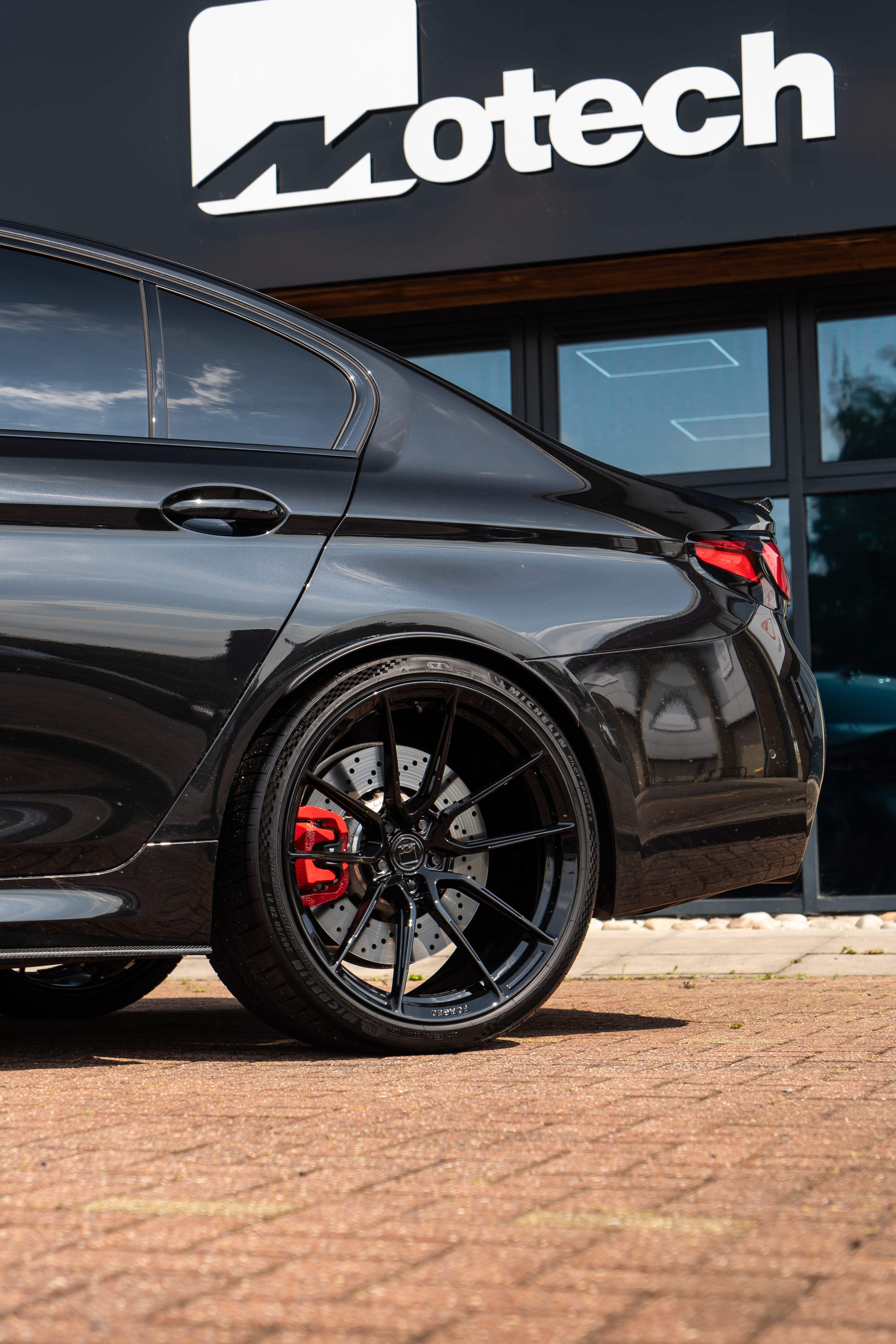 M5 F90 M-W4 20/21" Precision Black Forged Wheels