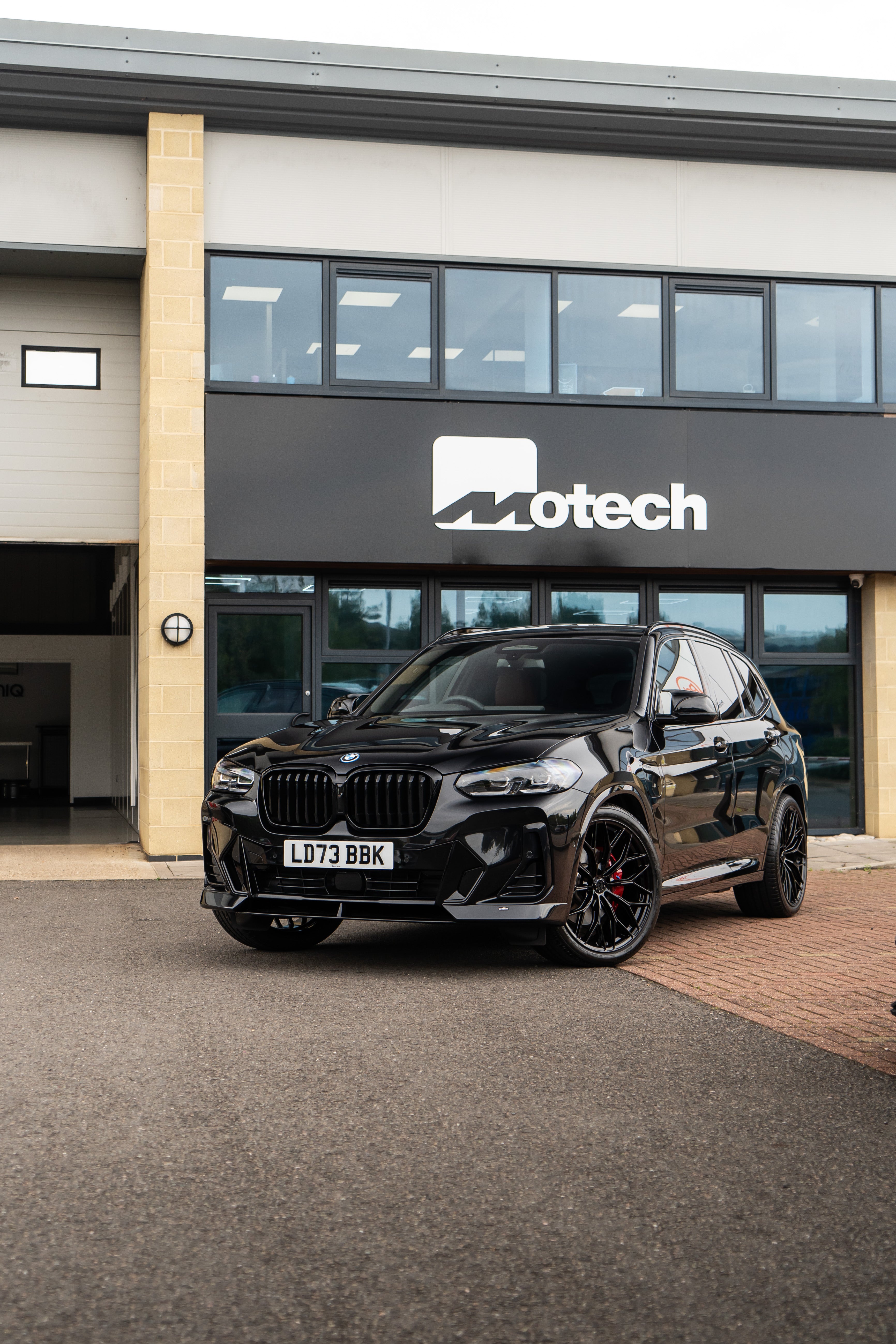 BMW X3 / X4 G01 G02 M-WX 21" Precision Black Motech Wheel