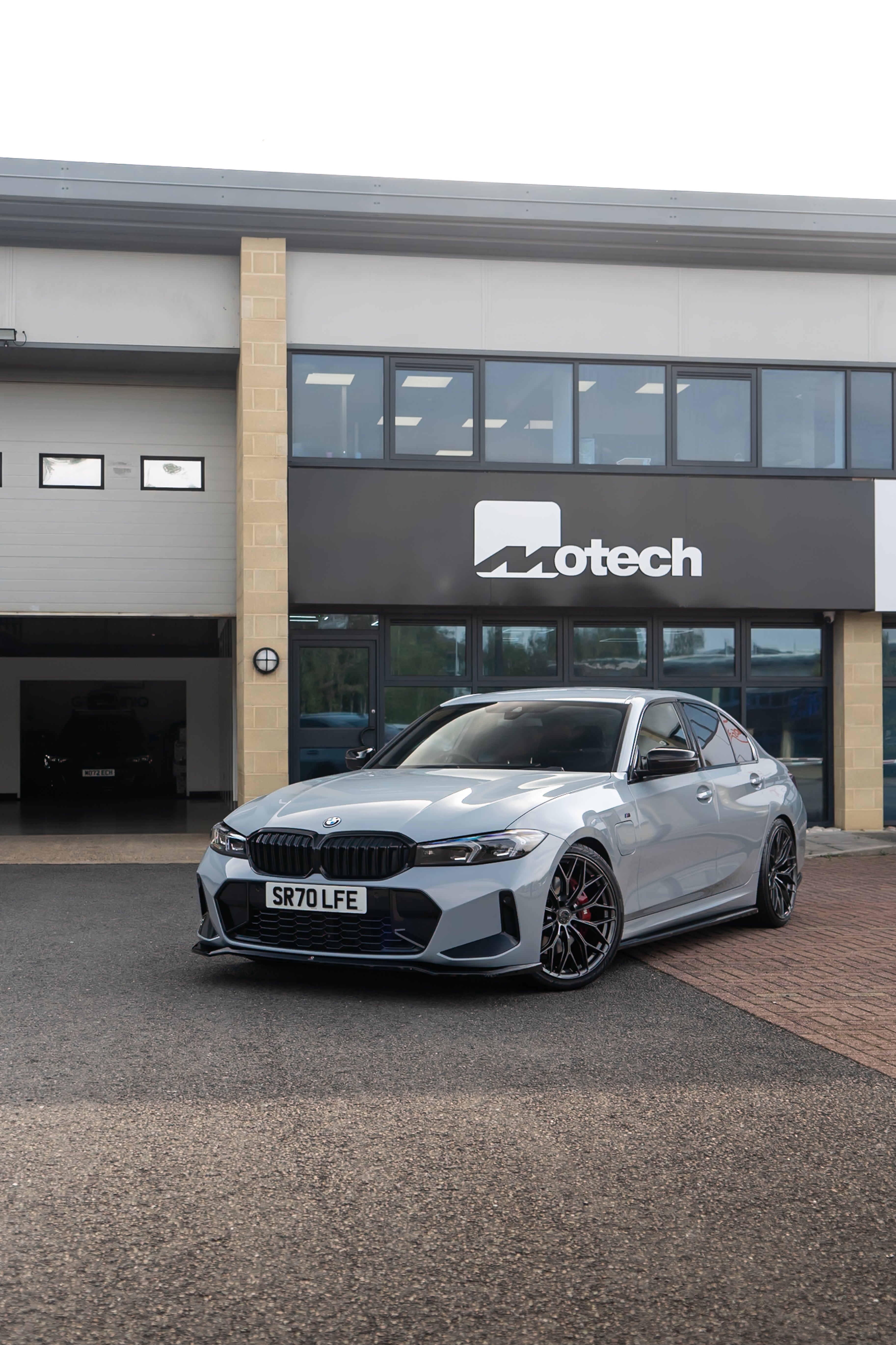 BMW G20 G21 LCI Saloon Maxton Design Front Splitter