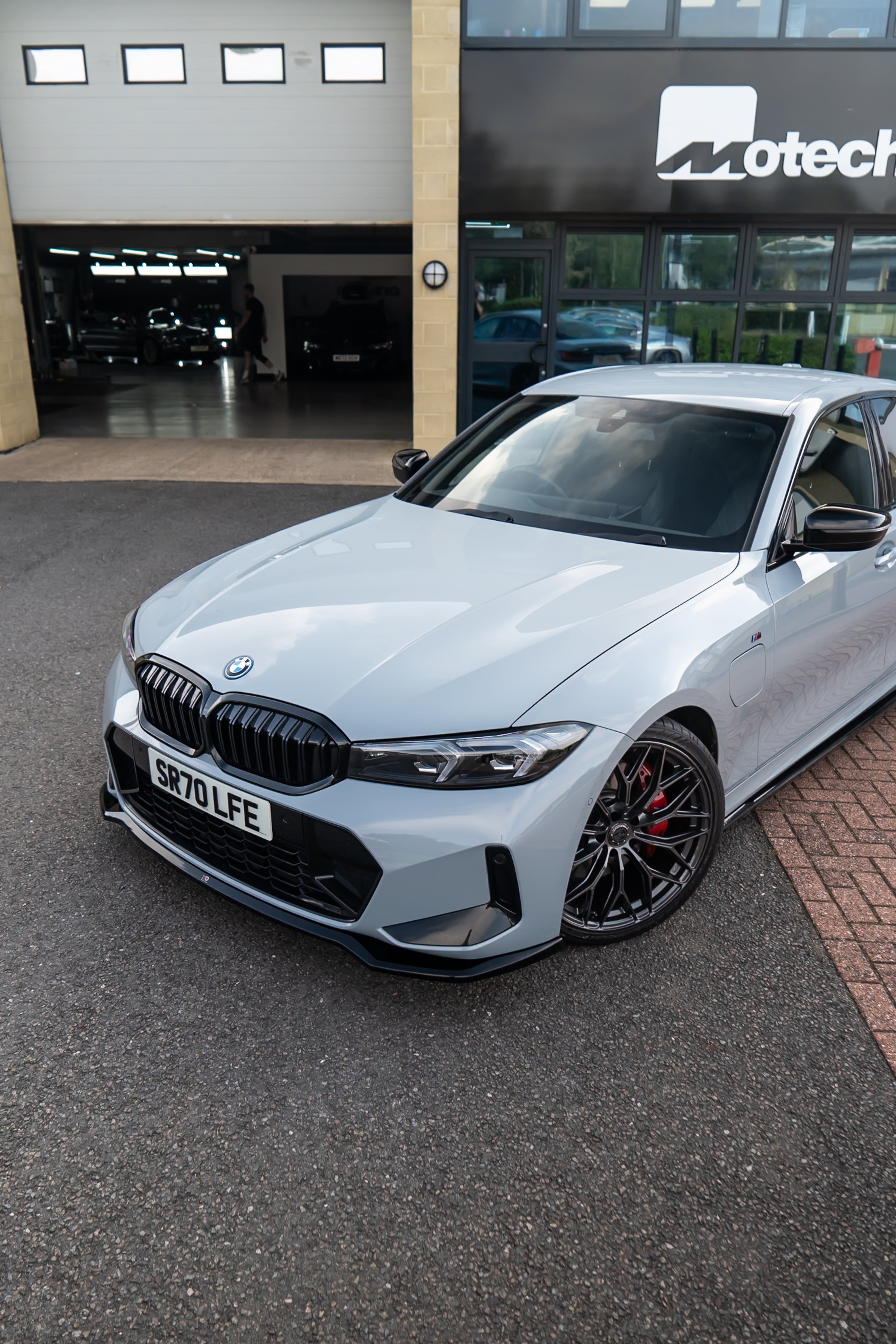 BMW G20 G21 LCI Saloon Maxton Design Front Splitter