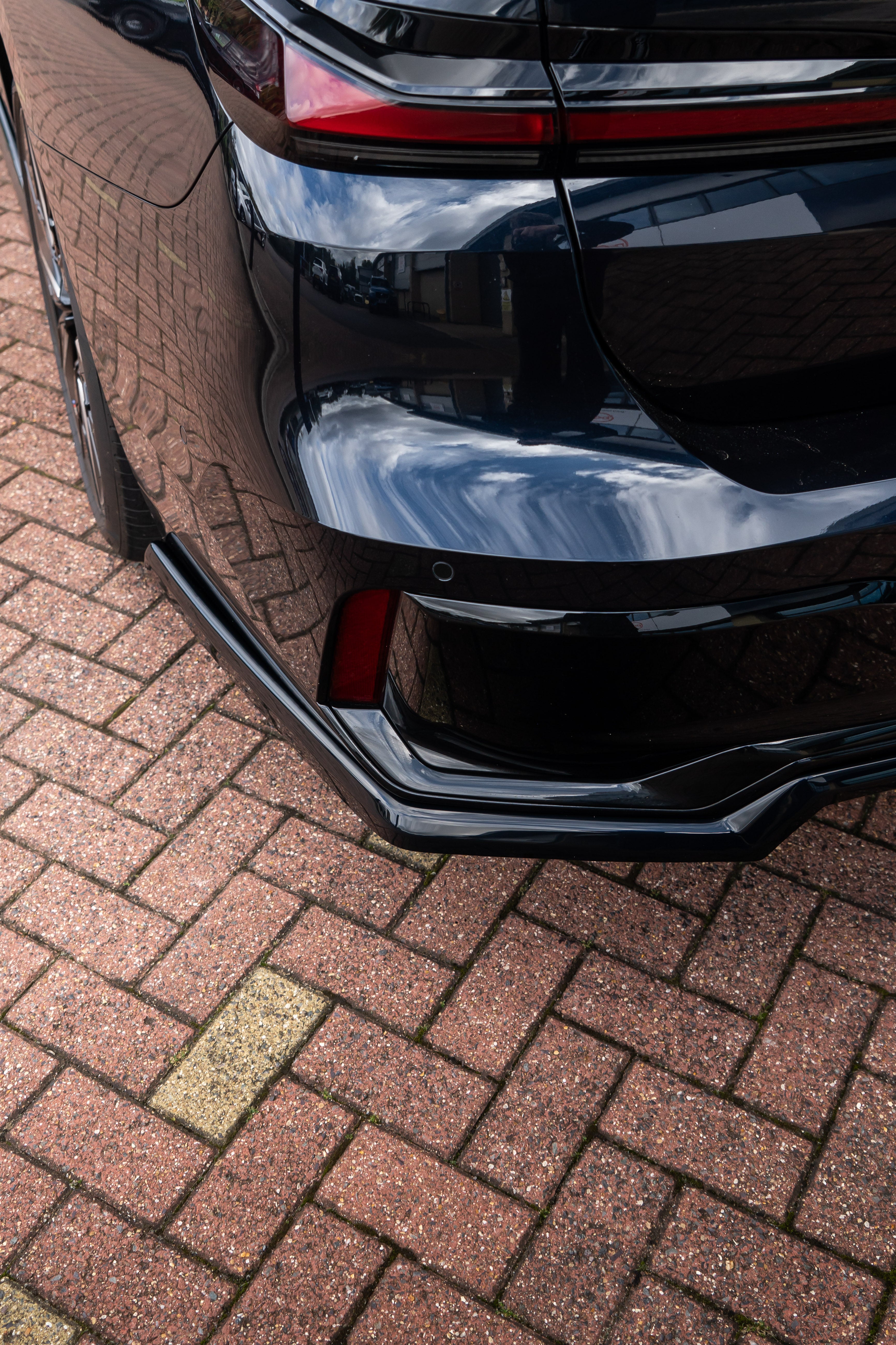 BMW G70 7 Series 740d Maxton Design Body Kit