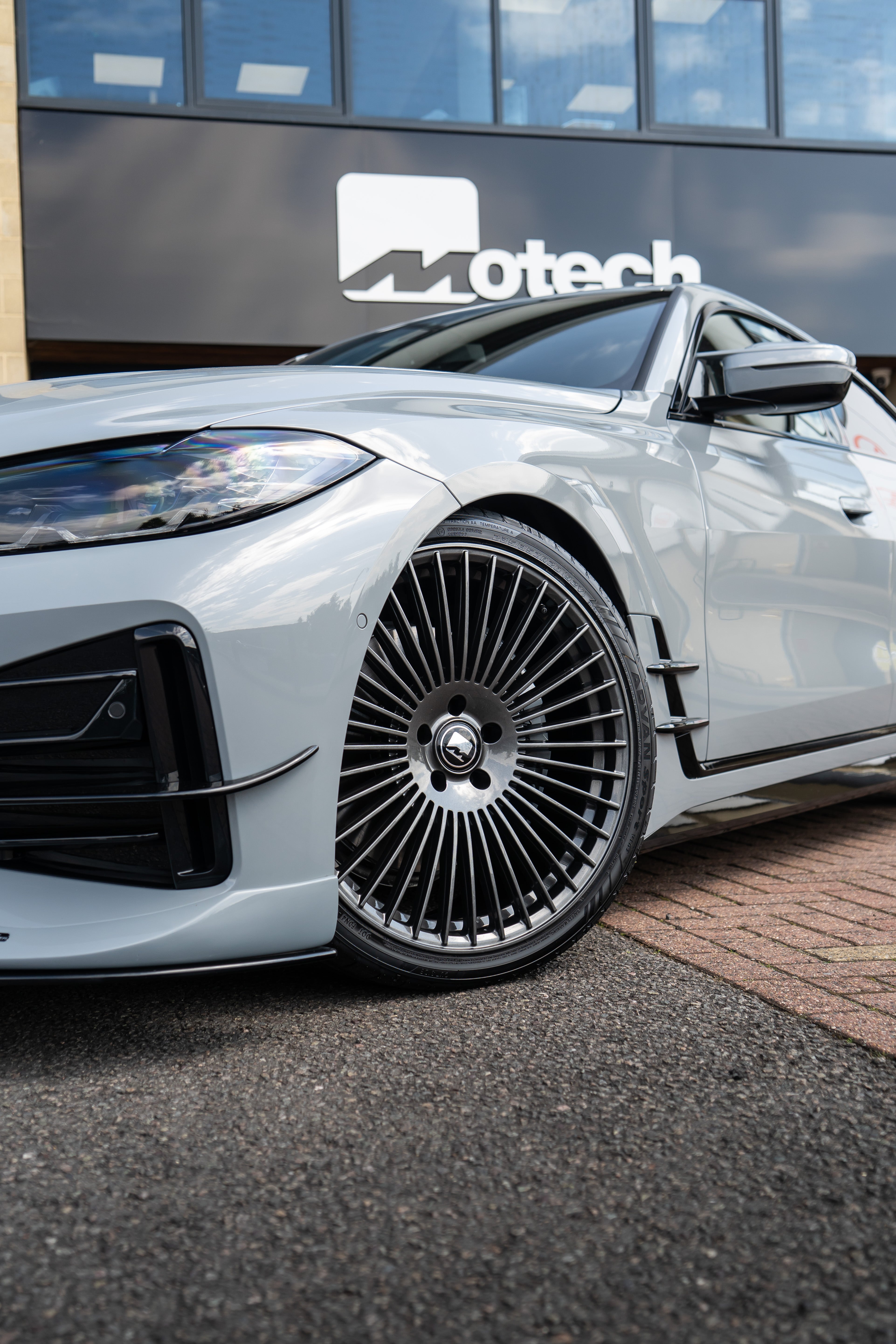 BMW i4 M-W5 20" Carbon Grey Motech Wheel