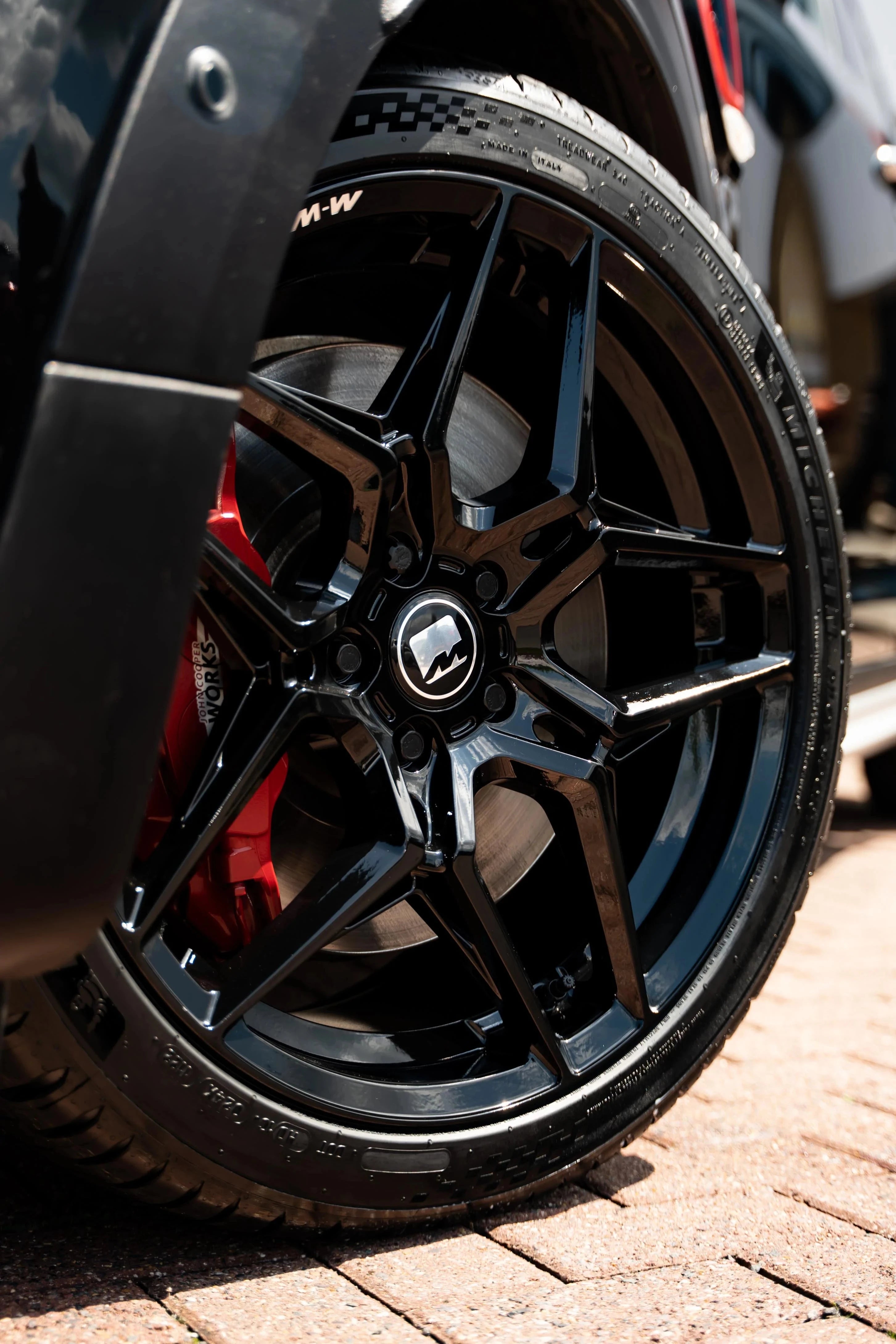 Mini F54 Clubman M-W1 19" Precision Black Motech Wheel