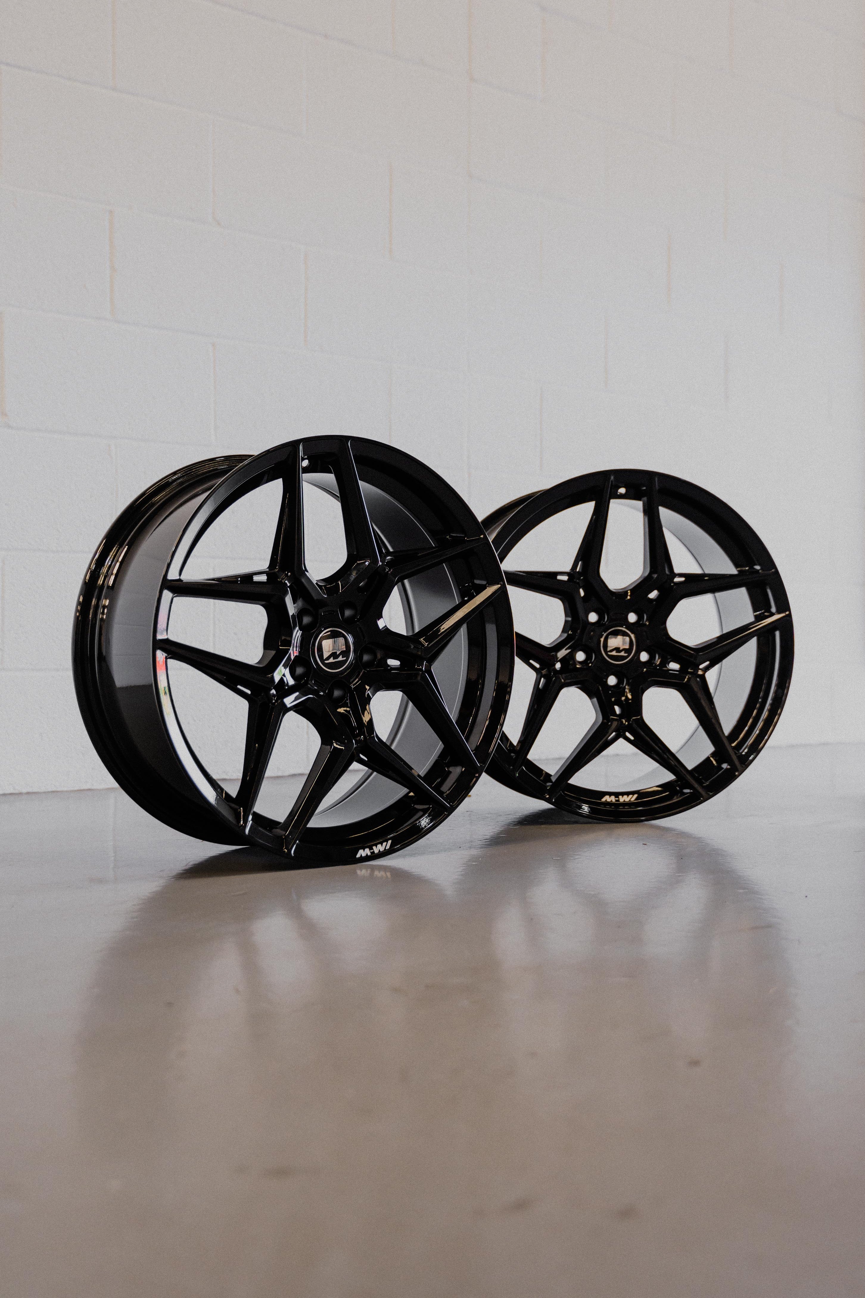 BMW i4 M-W1 20" Precision Black Motech Wheel