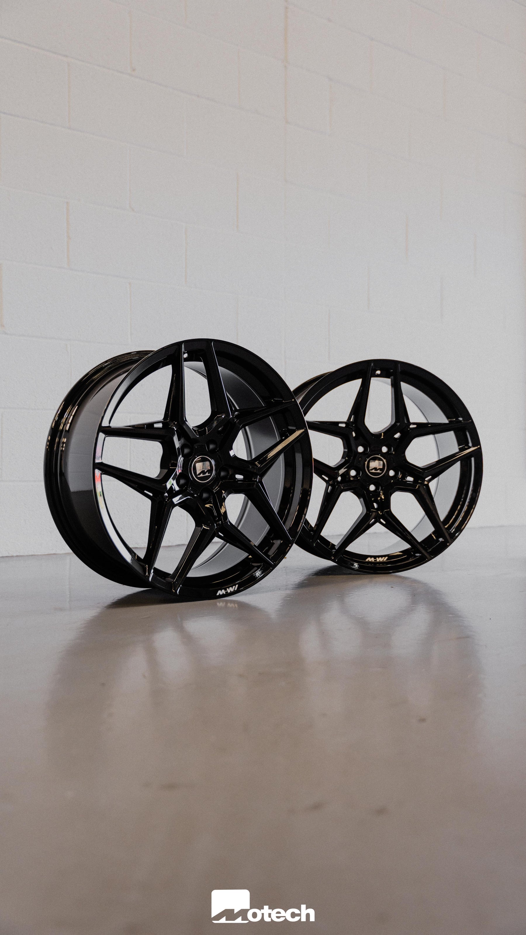 4 series G22/G23/G26 M-W1 20" Gloss Black Motech Wheel