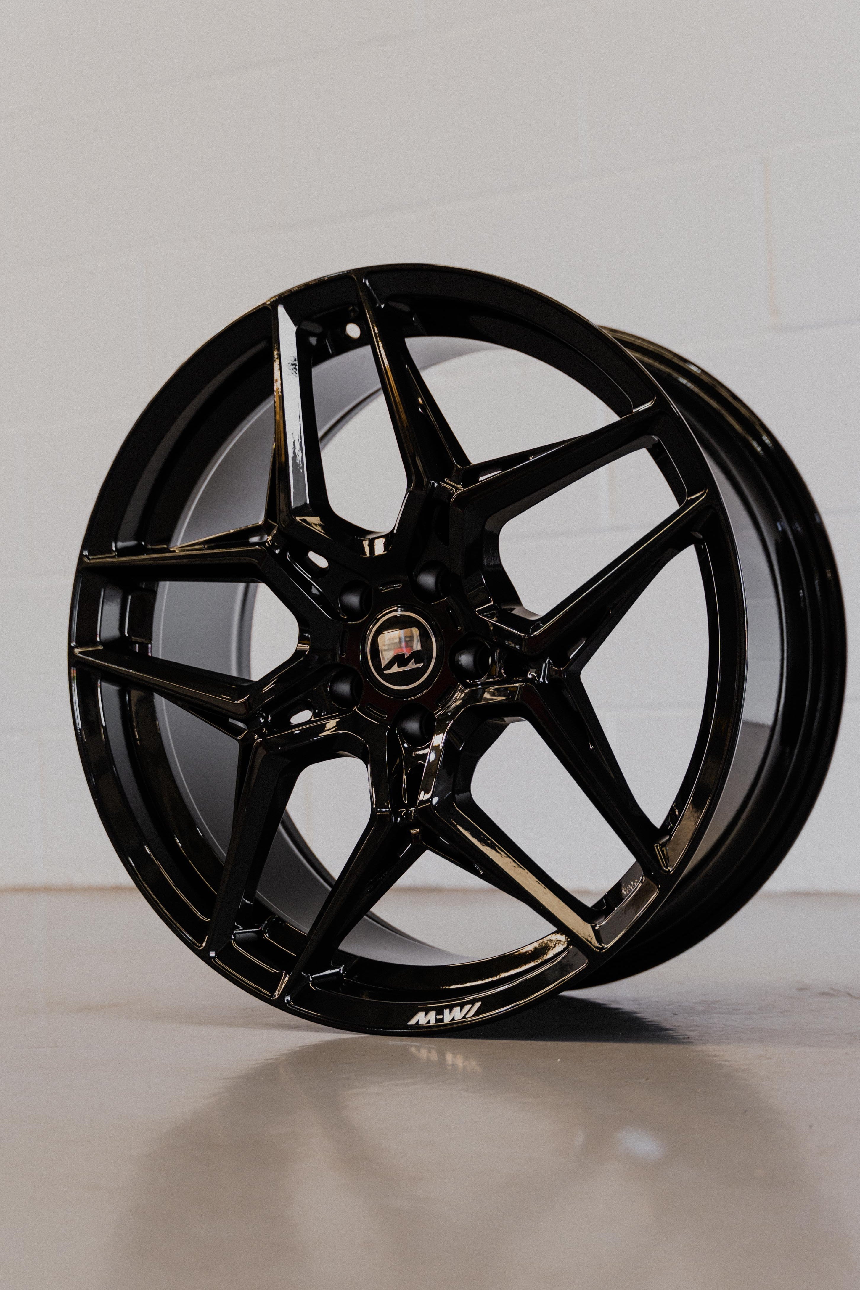 BMW i4 M-W1 20" Precision Black Motech Wheel
