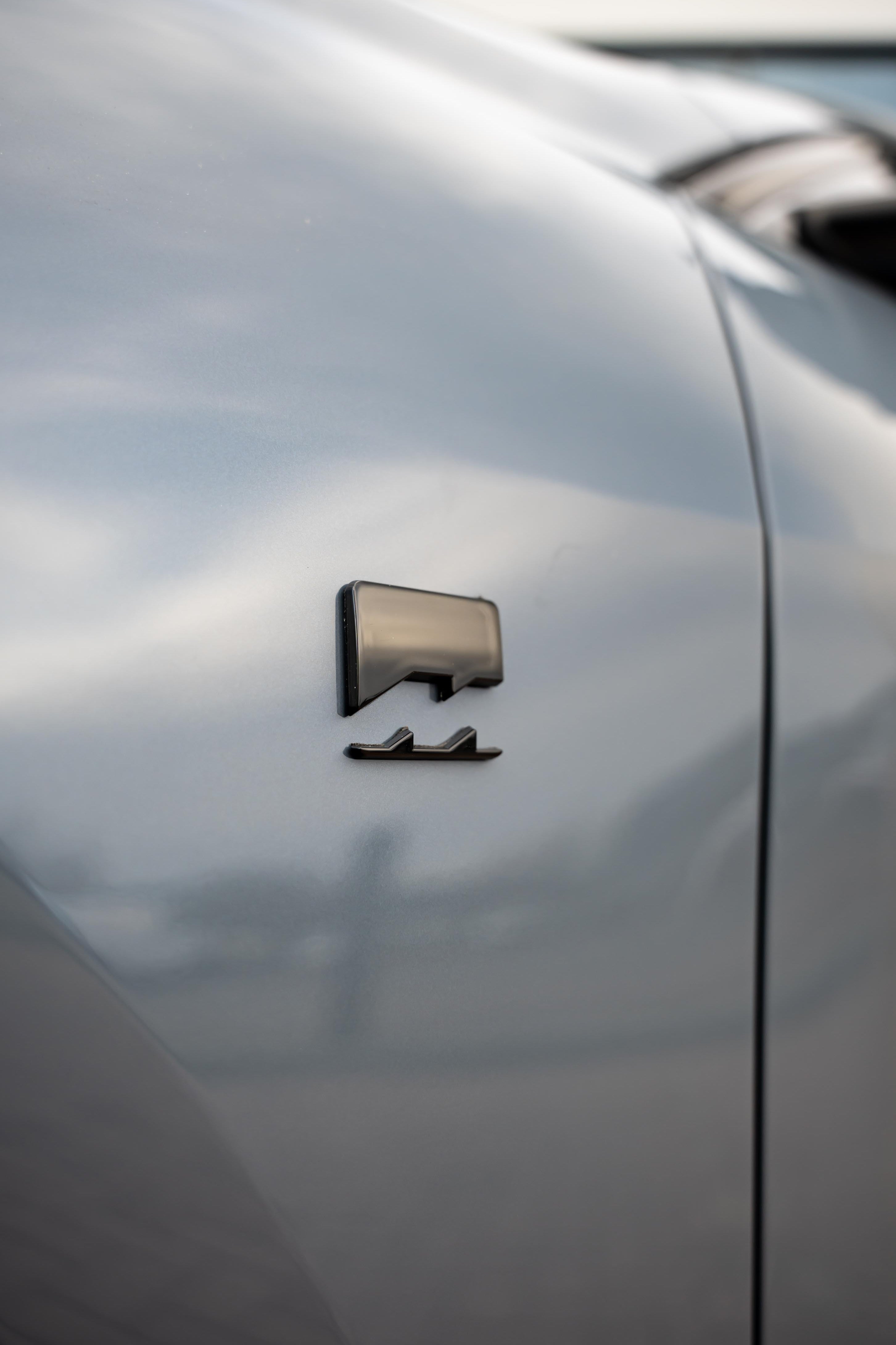 Motech 3D  Gloss Black M Badges