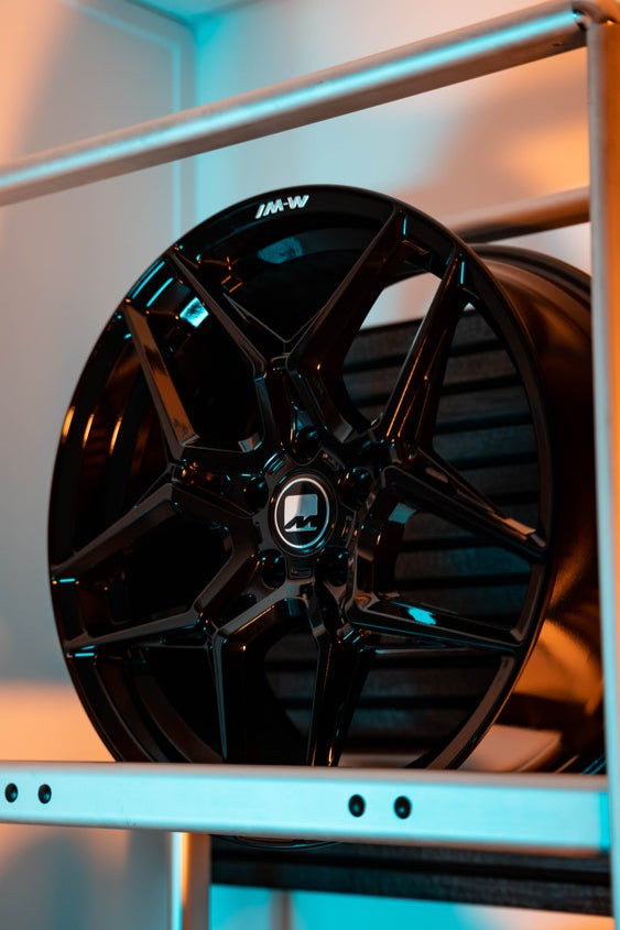 BMW i4 M-W1 20" Precision Black Motech Wheel