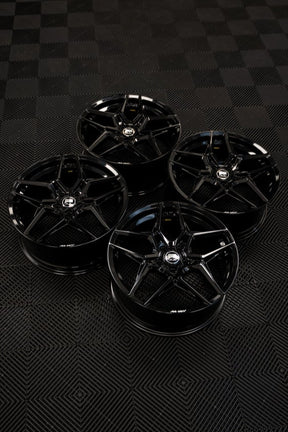 Mini F54 Clubman M-W1 19" Gloss Black Motech Wheel